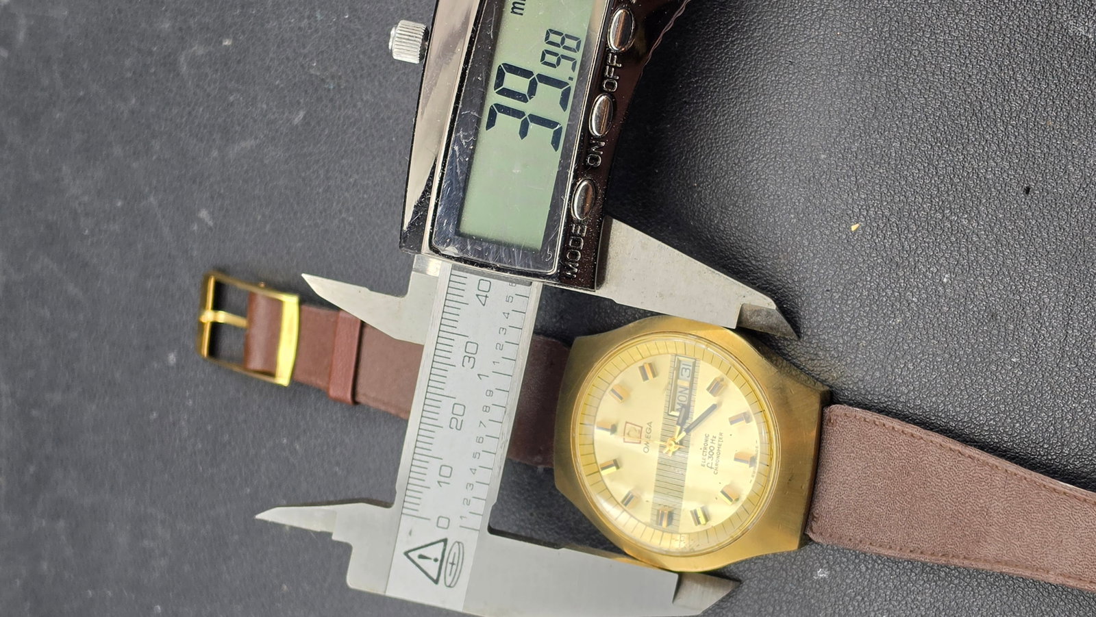 Omega Electronic f300Hz Chronometer 198.020 Gold Capped Day Date Watch, 1970s - 12