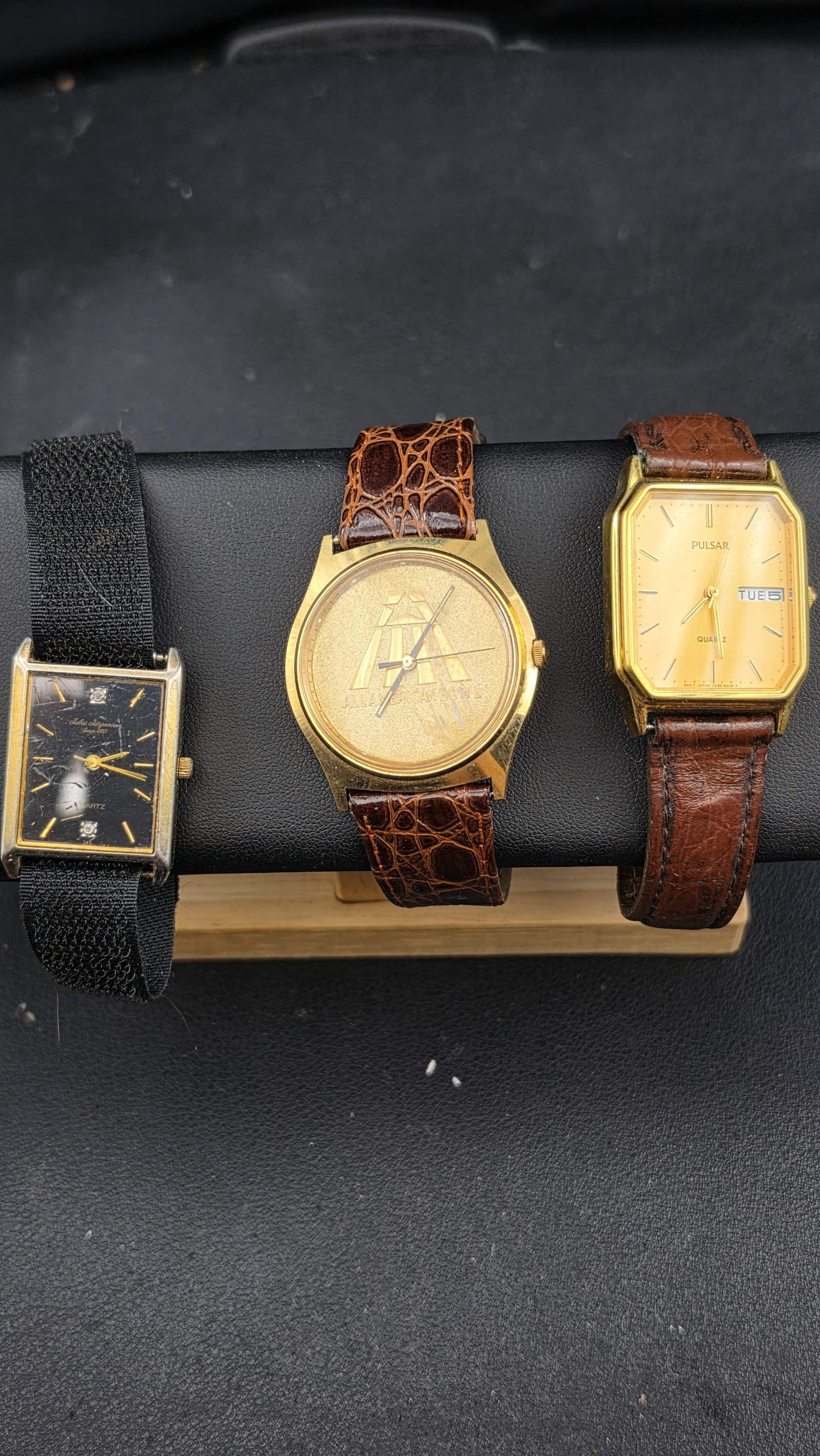 1990s Jostens All American Bowl Pulsar V533-5A08 Jules Jurgensen 3041 Quartz Watch Lot of 3: Lot of 3 vintage quartz watches including a Jostens All American Bowl commemorative watch, Pulsar day-date reference V533-5A08 and Jules Jurgensen reference 3041.The Jostens features a textured gold d