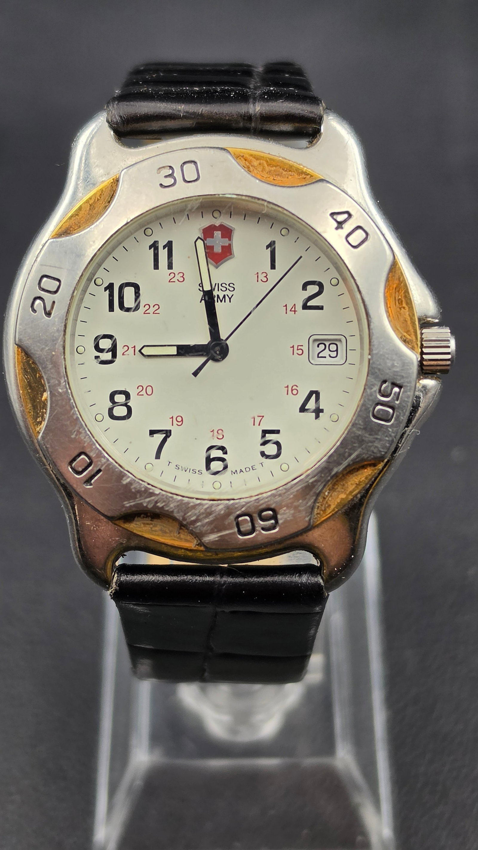 Swiss Army Field Watch Two Tone Case Ref 330 Feet Water Resistant (1 of 10)