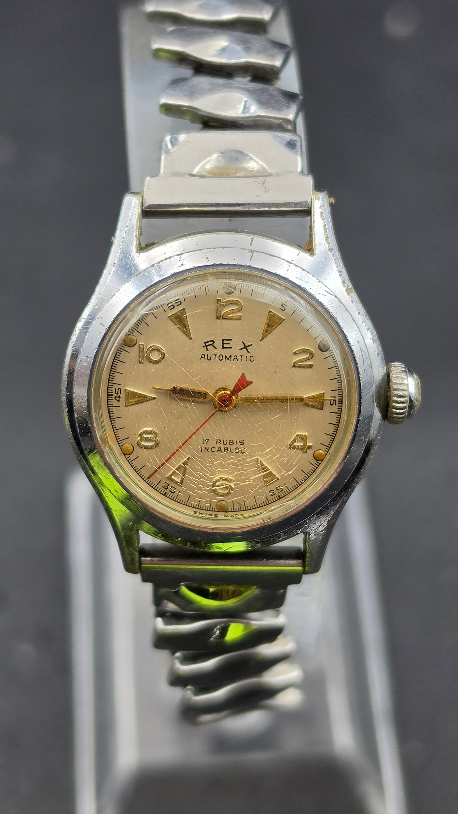 Vintage Rex Automatic Watch Felsa Bidynator 17 Jewel Swiss Made 1950s: This Rex Automatic is built on a genuine Felsa Bidynator movement, the pioneering bi-directional self-winding caliber that Felsa introduced in 1947 and one of the more historically notable automatic s