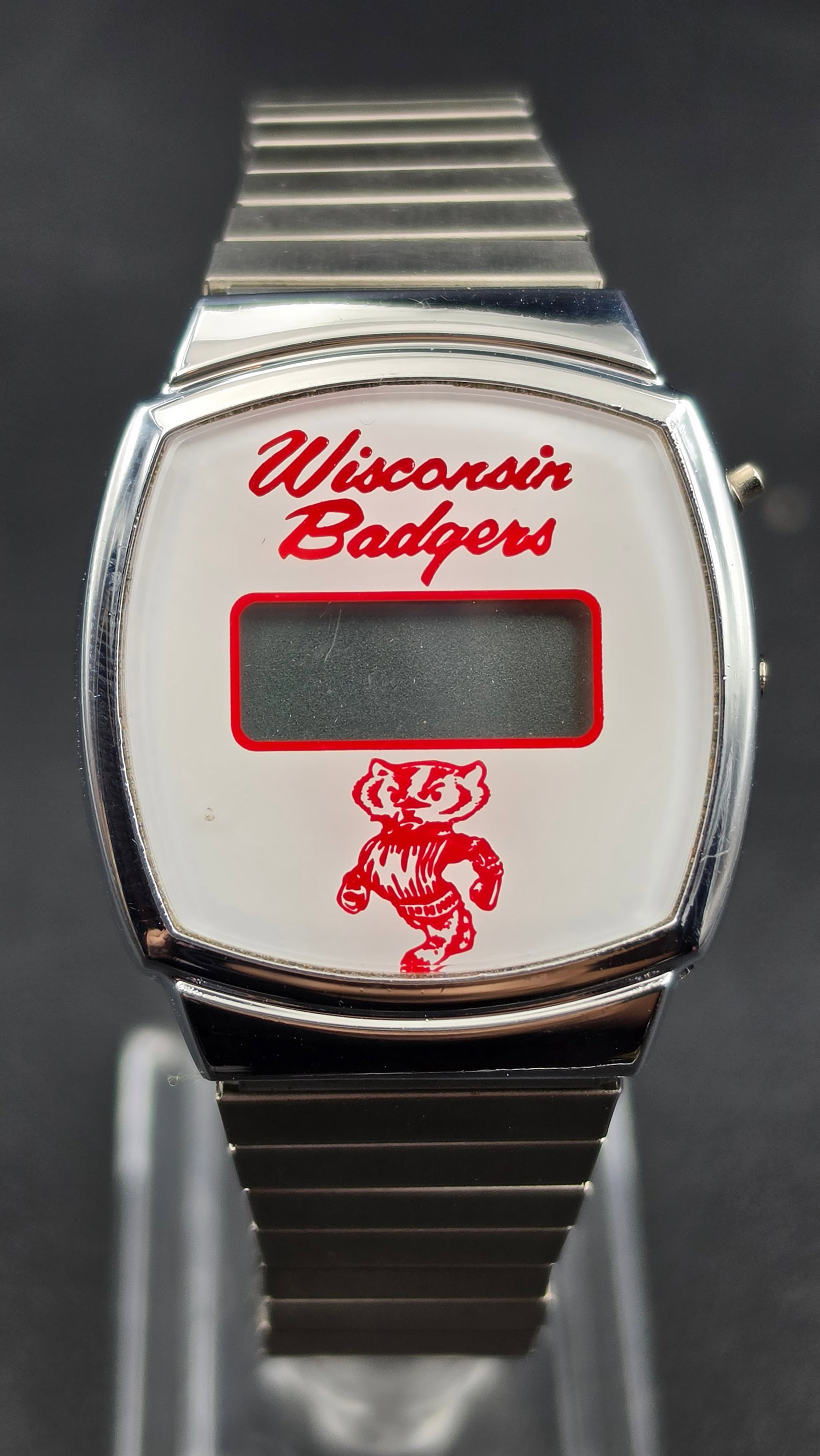 Vintage Wisconsin Badgers LCD Digital Watch Bucky Badger Licensed Collegiate Watch (1 of 10)