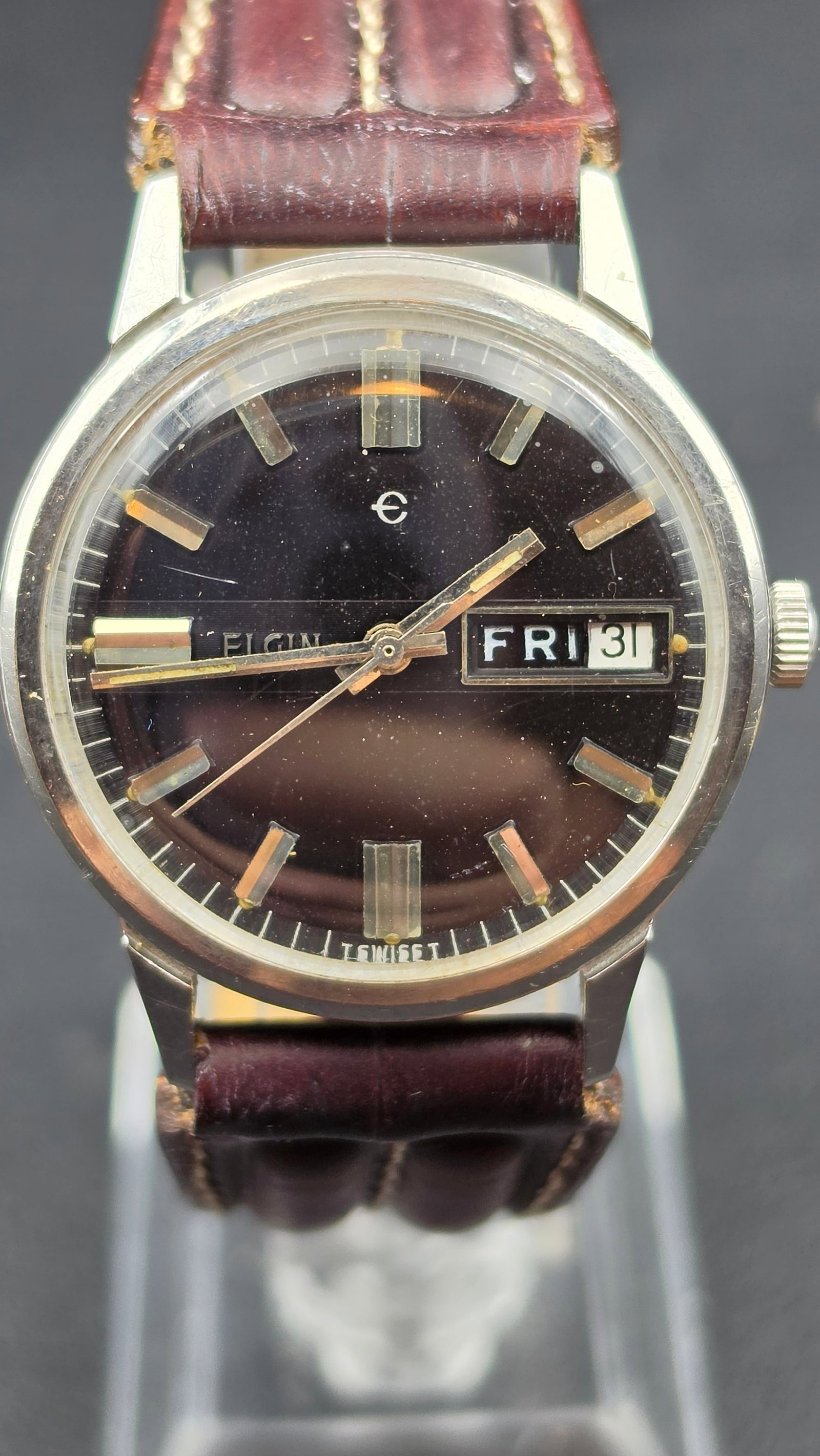 Vintage 1970s Elgin 338 Mens Manual Wind Day Date Watch 17 Jewels Swiss Made Stainless Steel 34mm (1 of 10)