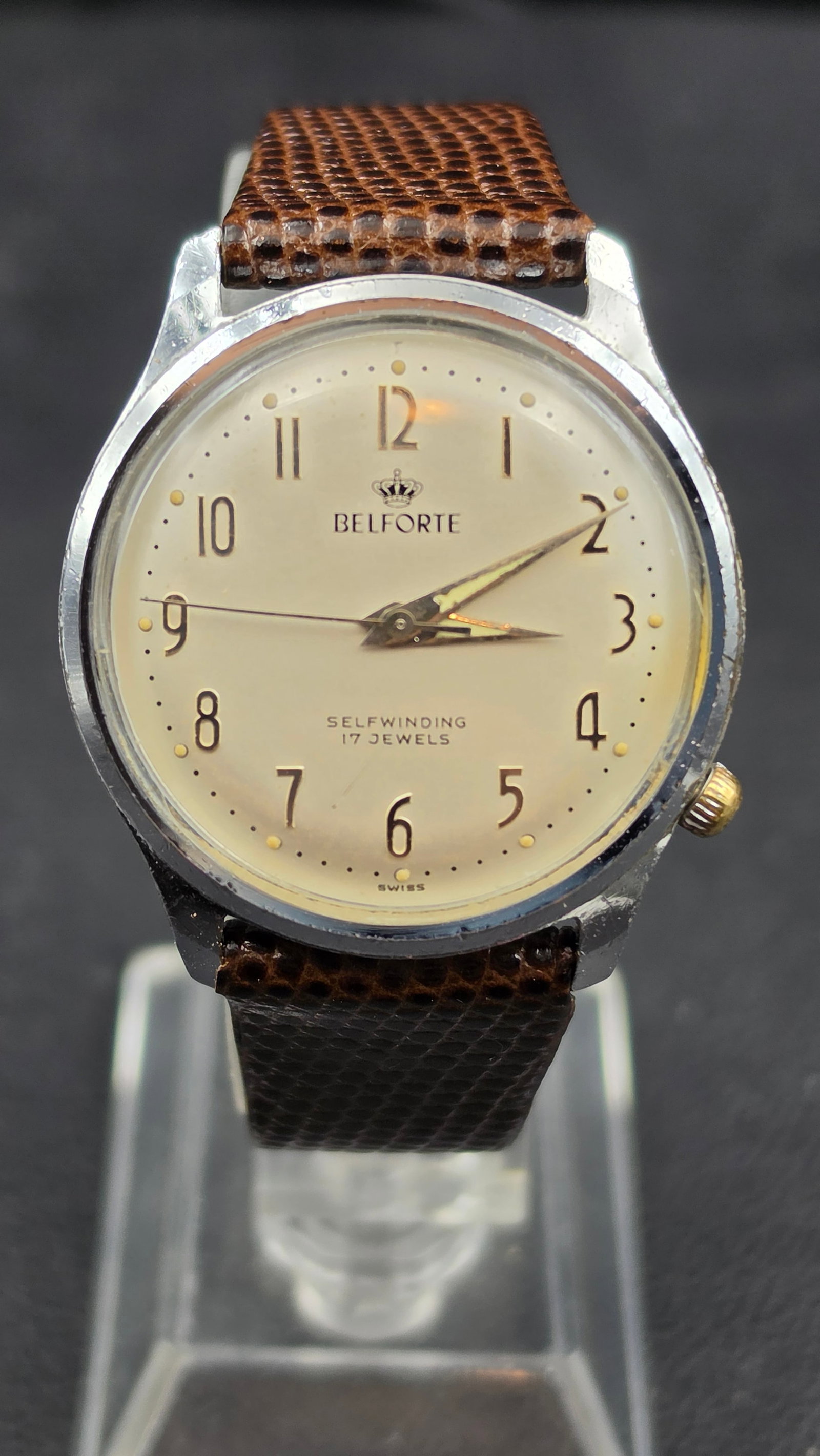 Vintage Belforte Selfwinding 17 Jewel Swiss Mens Watch Running: This is a vintage Belforte wristwatch with a round chrome case and cream dial signed Belforte with the brand's crown logo, Selfwinding, 17 Jewels, Swiss, luminous hour markers, and sword hands. The ca