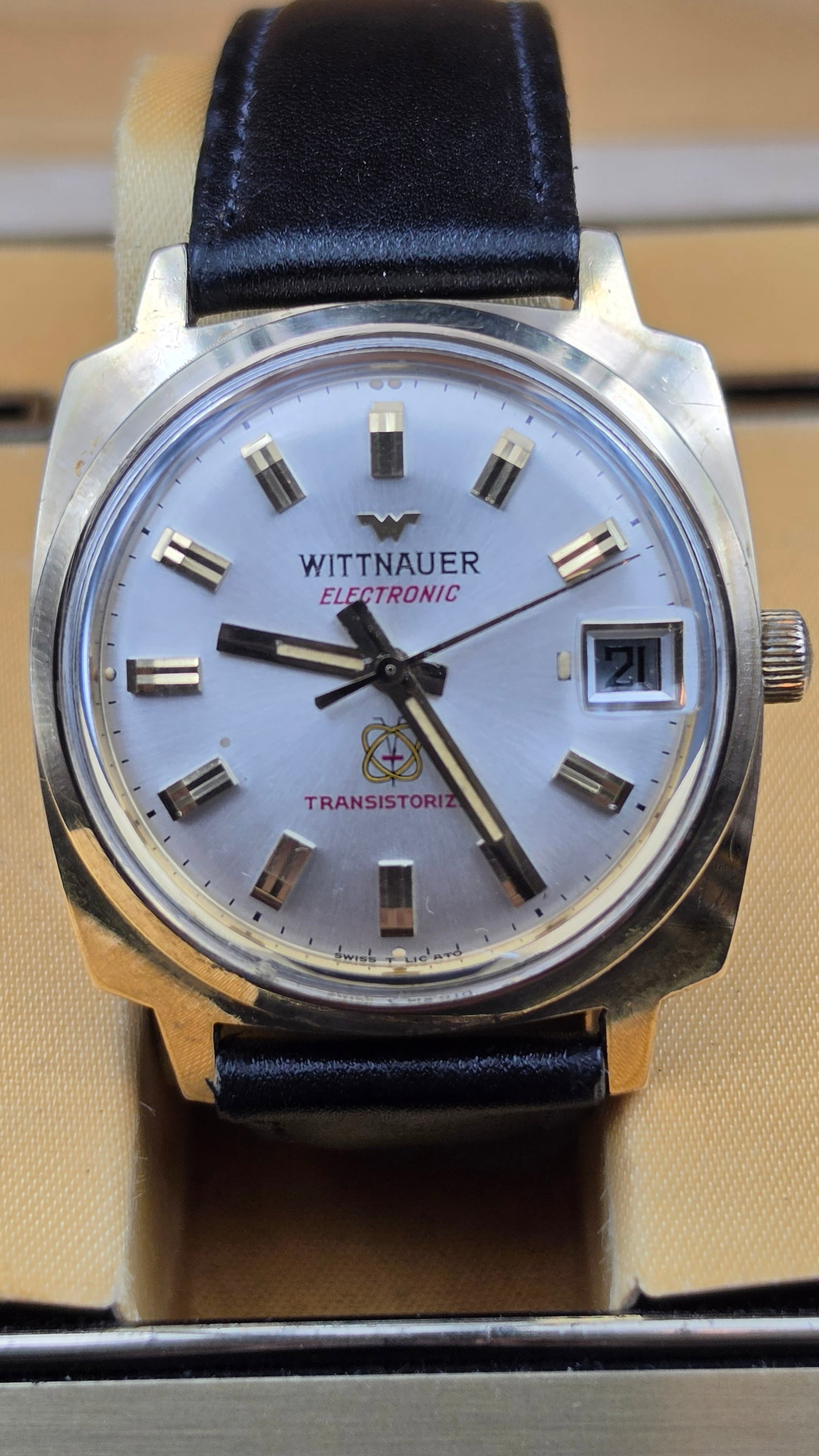 Vintage 1971 Wittnauer Electronic Transistorized ESA 9154 Dynotron Watch 13 Jewel: This Wittnauer Electronic Transistorized watch is signed Wittnauer Electronic and Transistorized on the dial, powered by the ESA 9154 Dynotron transistorized movement marked Wittnauer Watch Co Inc, 11