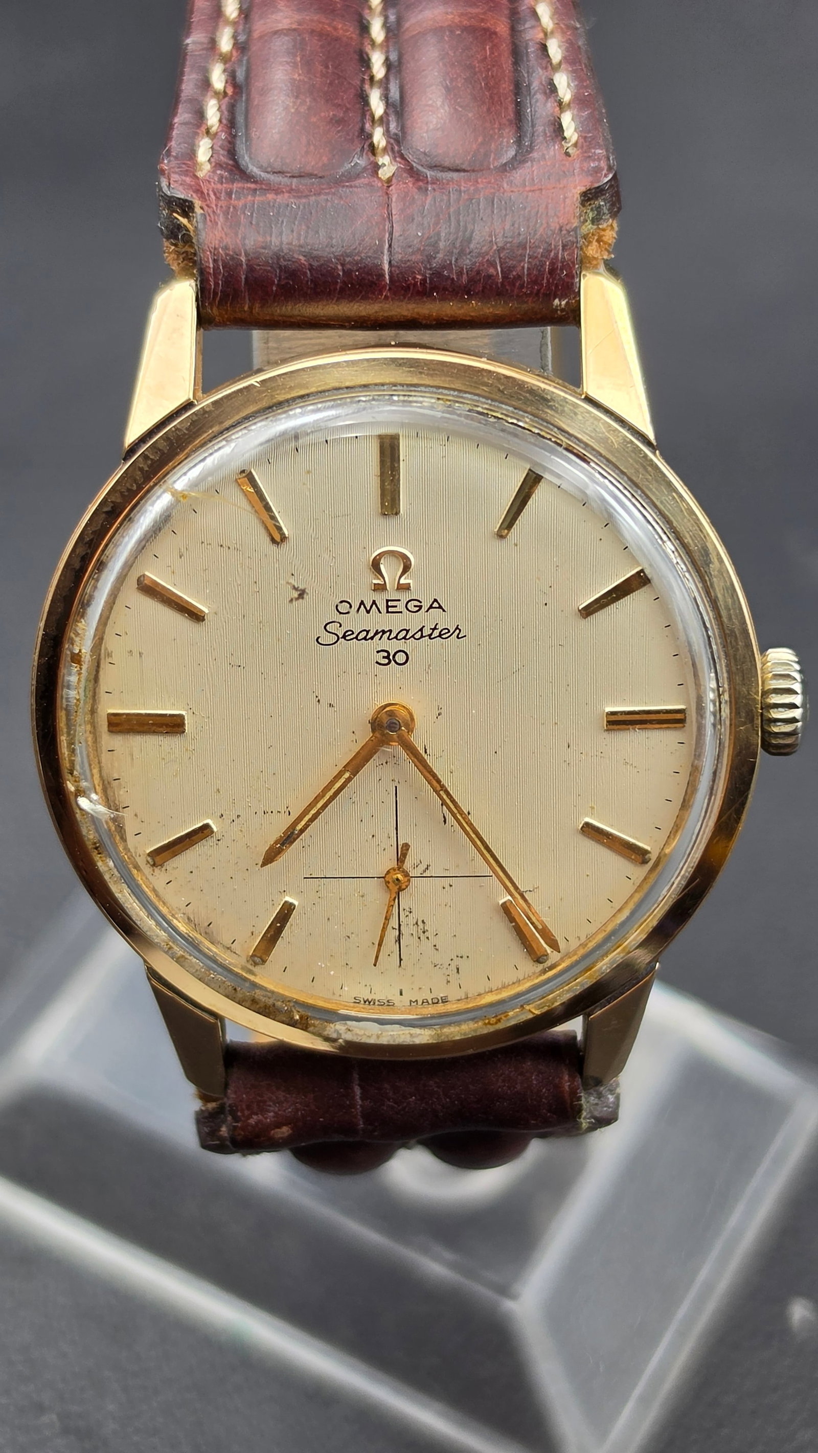 Vintage 1964 Omega Seamaster 30 Cal 269 17 Jewel Gold Capped Watch Running Accurate: This Omega Seamaster 30 has a dial signed Omega and Seamaster 30, Swiss Made, on a case back stamped Omega Watch Co, Fab Suisse Swiss Made, Carrure-Lunette Plaque Or G 40 Microns, reference 125.007-63