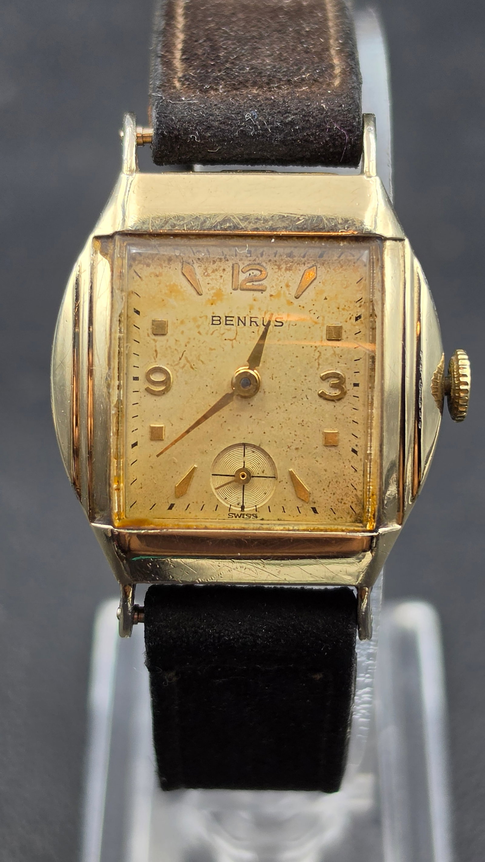 Vintage 1940s Benrus 17 Jewel Art Deco Watch, 10K Rolled Gold Plate Bezel, Model DN21: This vintage manual wind wristwatch is signed Benrus on a square dial with applied gold tone Arabic numerals and dagger/square markers, and a subsidiary seconds register, marked Swiss. The case measur