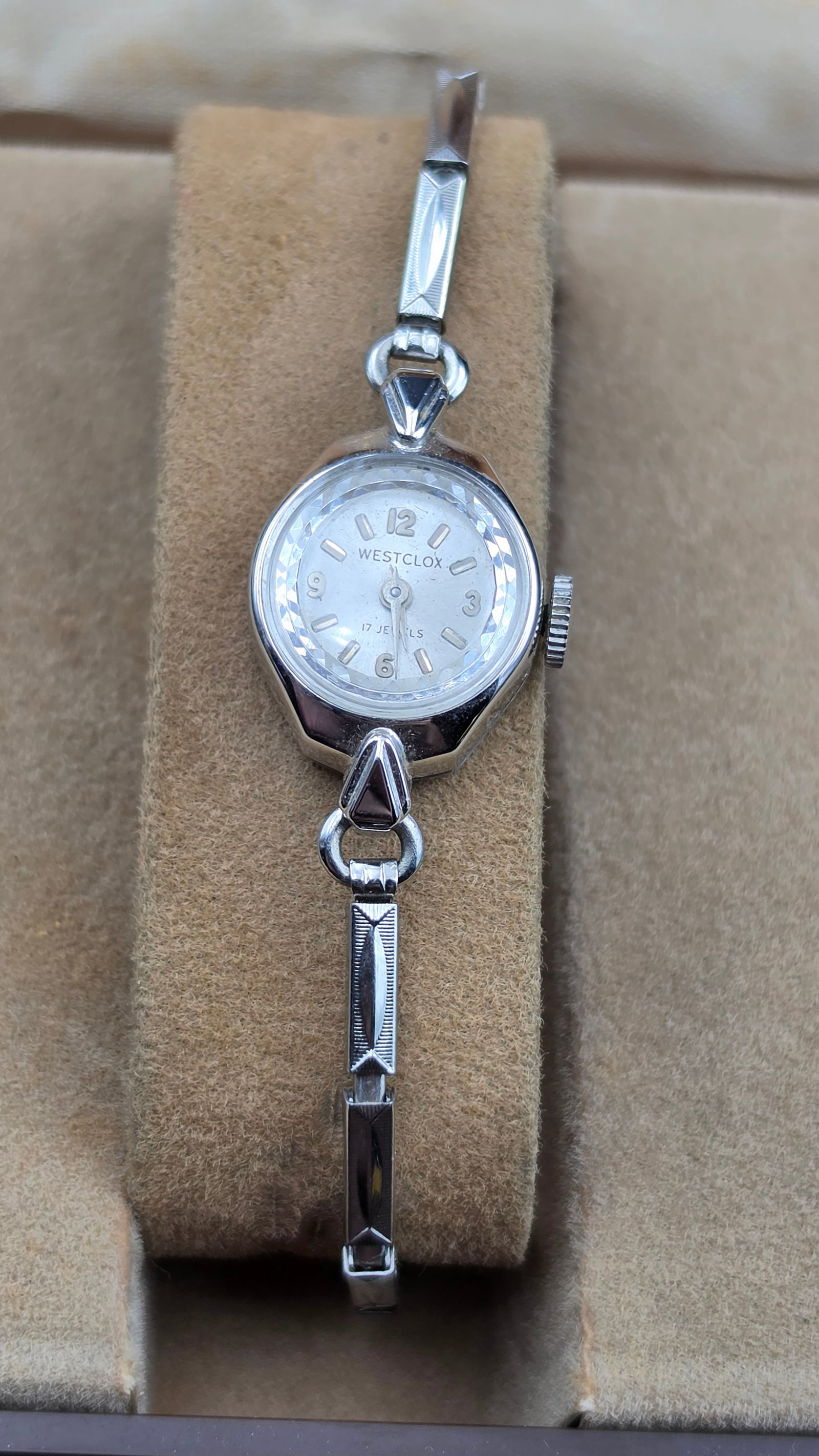 Vintage Westclox 17 Jewels Ladies Manual Wind Watch, New Old Stock, With Original Box: This is a vintage Westclox ladies manual wind wristwatch, new old stock and unworn. The dial is signed "Westclox" with "17 Jewels" printed below, featuring Arabic numerals at 12, 3, 6, and 9 with bato