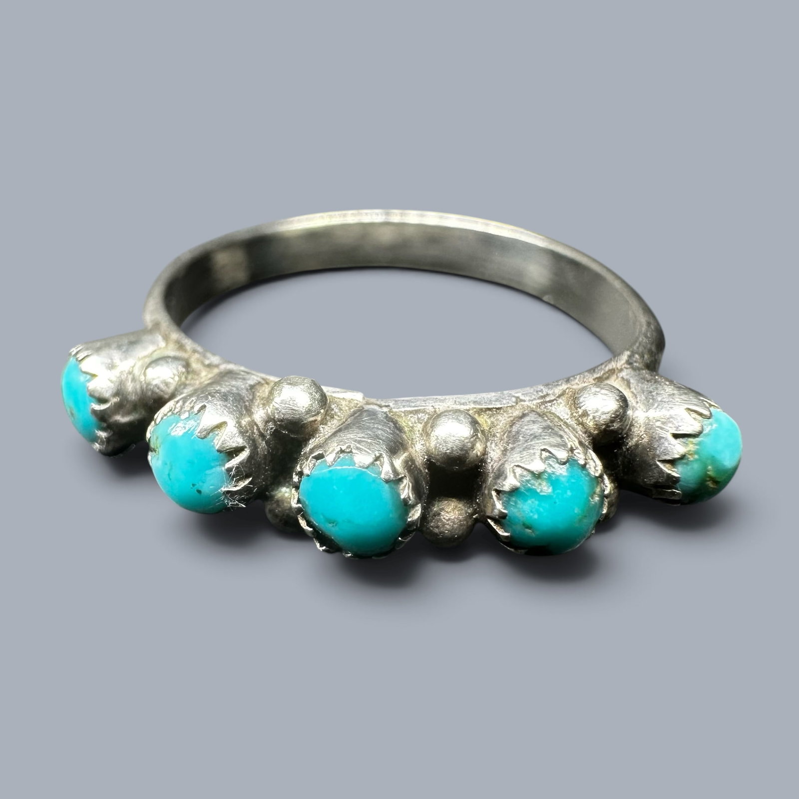 Sz5.75/8g Vintage Southwestern Sterling Silver Petit Point Sleeping Beauty Turquoise Ring: Sz5.75/8g Vintage Southwestern Sterling Silver Petit Point Sleeping Beauty Turquoise Ring:Brand/Model: No hallmark. Unidentified Native American artisan.Manufacturer Location: Southwestern United Stat