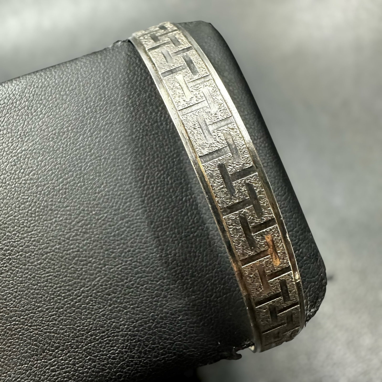 8"/15g Sterling Silver Modernist Geometric Textured Bangle Bracelet (1 of 6)