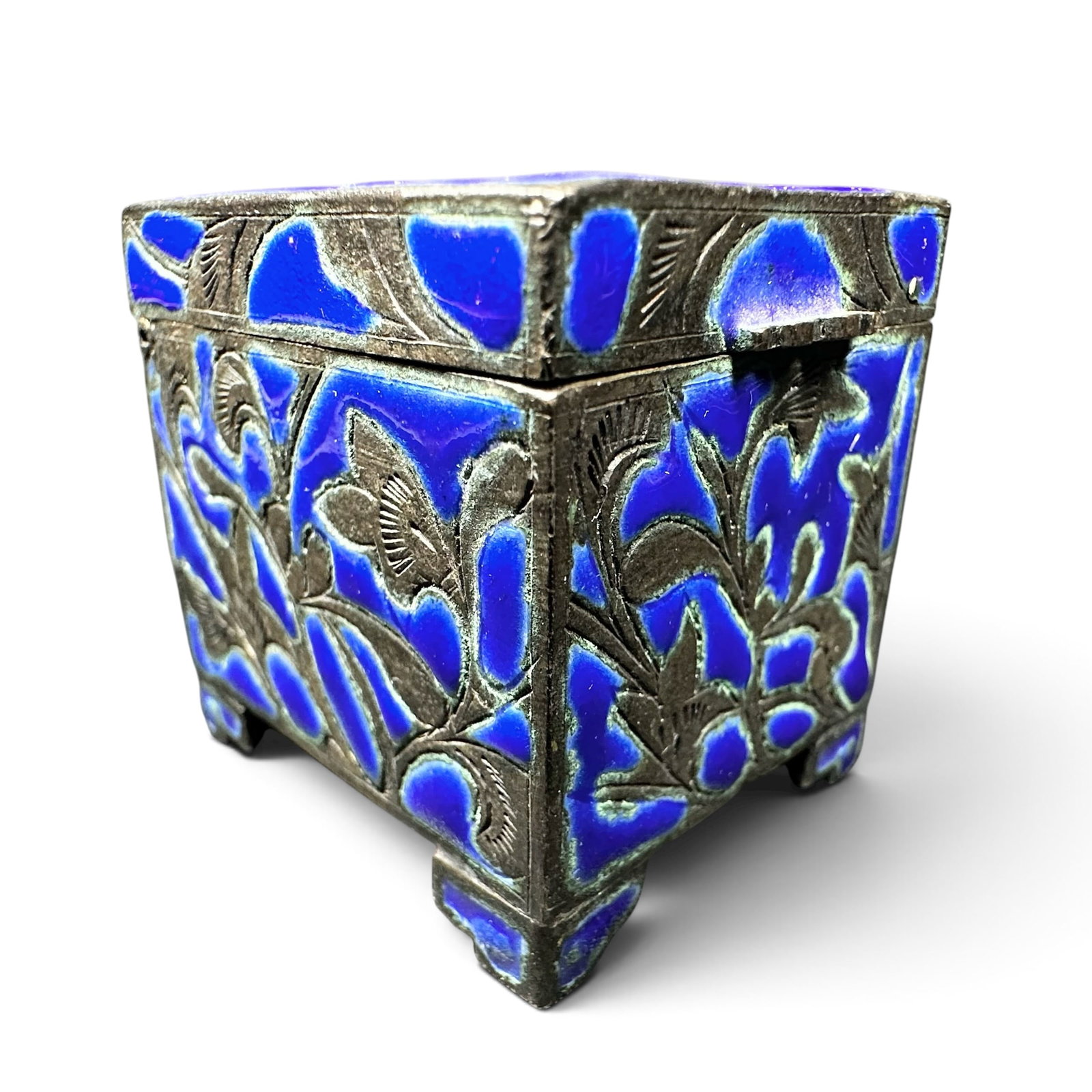 Antique Chinese Export Silver & Champlevé Enamel Stamp Box: Antique Chinese Export Silver & Champlevé Enamel Stamp Box:Brand/Model: No hallmark. Unidentified Chinese artisan/workshop.Manufacturer Location: China.Year Produced: Late 19th to early 20th century.