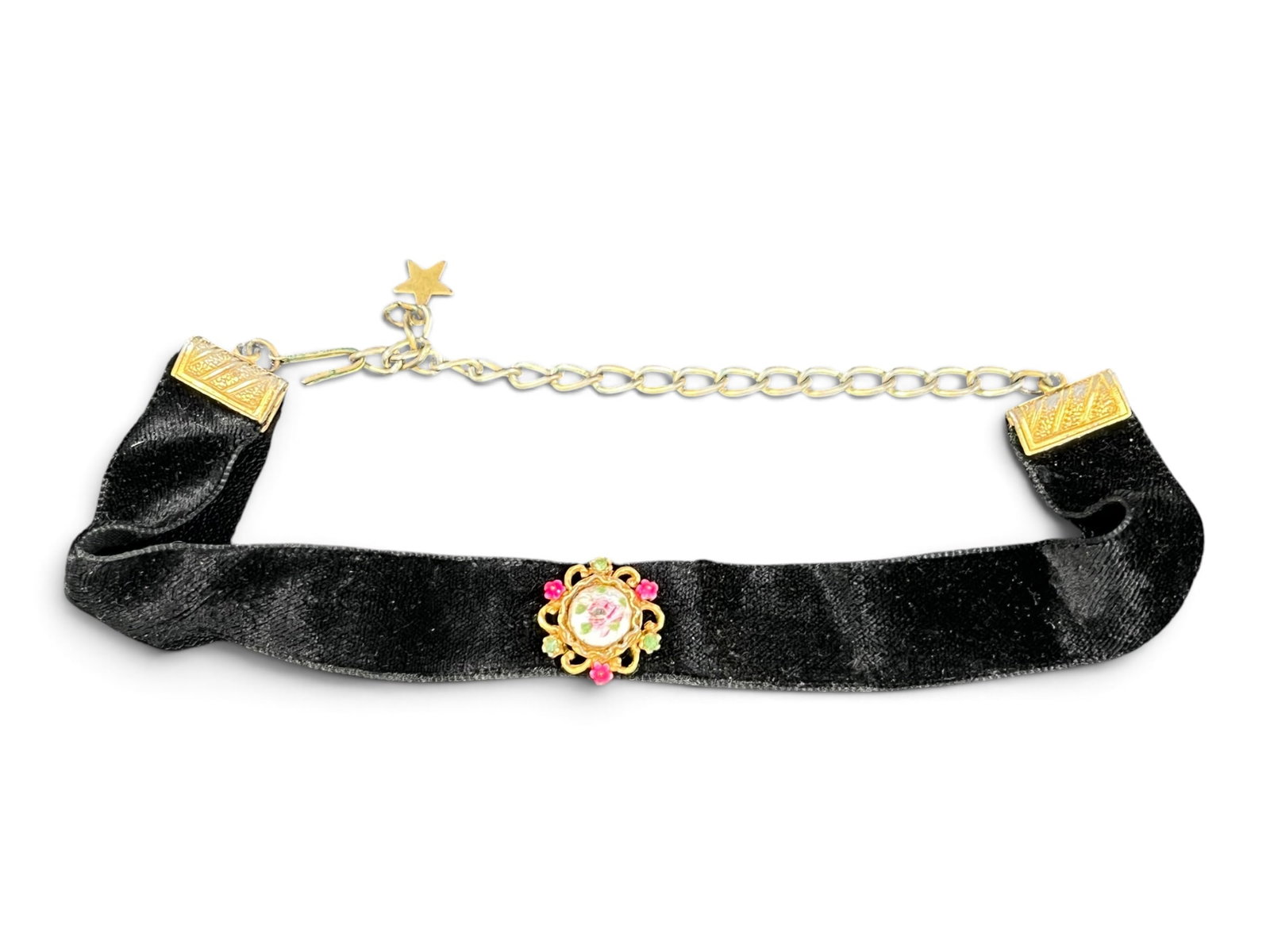 Vintage ART Mode-Art Black Velvet Choker Necklace: Vintage ART Mode-Art Black Velvet Choker Necklace Brand/Model: Hallmark “ART,” stamped into both gold-tone end caps; per collector references this mark belongs to Mode-Art Jewelry Co., founded