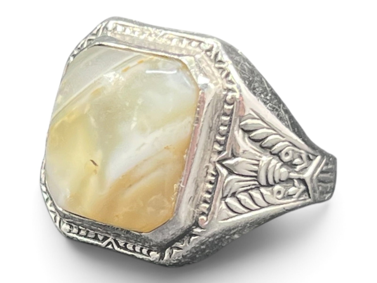 6g/Sz9 Sterling Silver Antique Ostby Barton Art Deco Banded Agate Ring: 6g Ostby Barton Art Deco Banded Agate Ring Brand/Model: Hallmark “OB STERLING” with a Maltese cross, the mark of Ostby & Barton, the jewelry firm founded by Engelhard Ostby and Nathan Barton. 