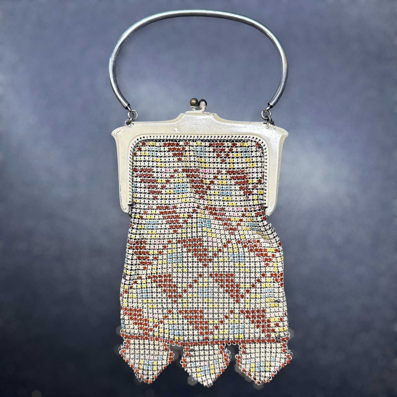 Vintage Whiting & Davis Enamel Mesh Purse: Vintage Whiting & Davis Enamel Mesh Purse:Brand/Model: Whiting & Davis Co. Bags. Marked “WHITING & DAVIS CO. BAGS REG. U.S. PAT. OFF.” and “MESH.”Manufacturer Location: United States.Y