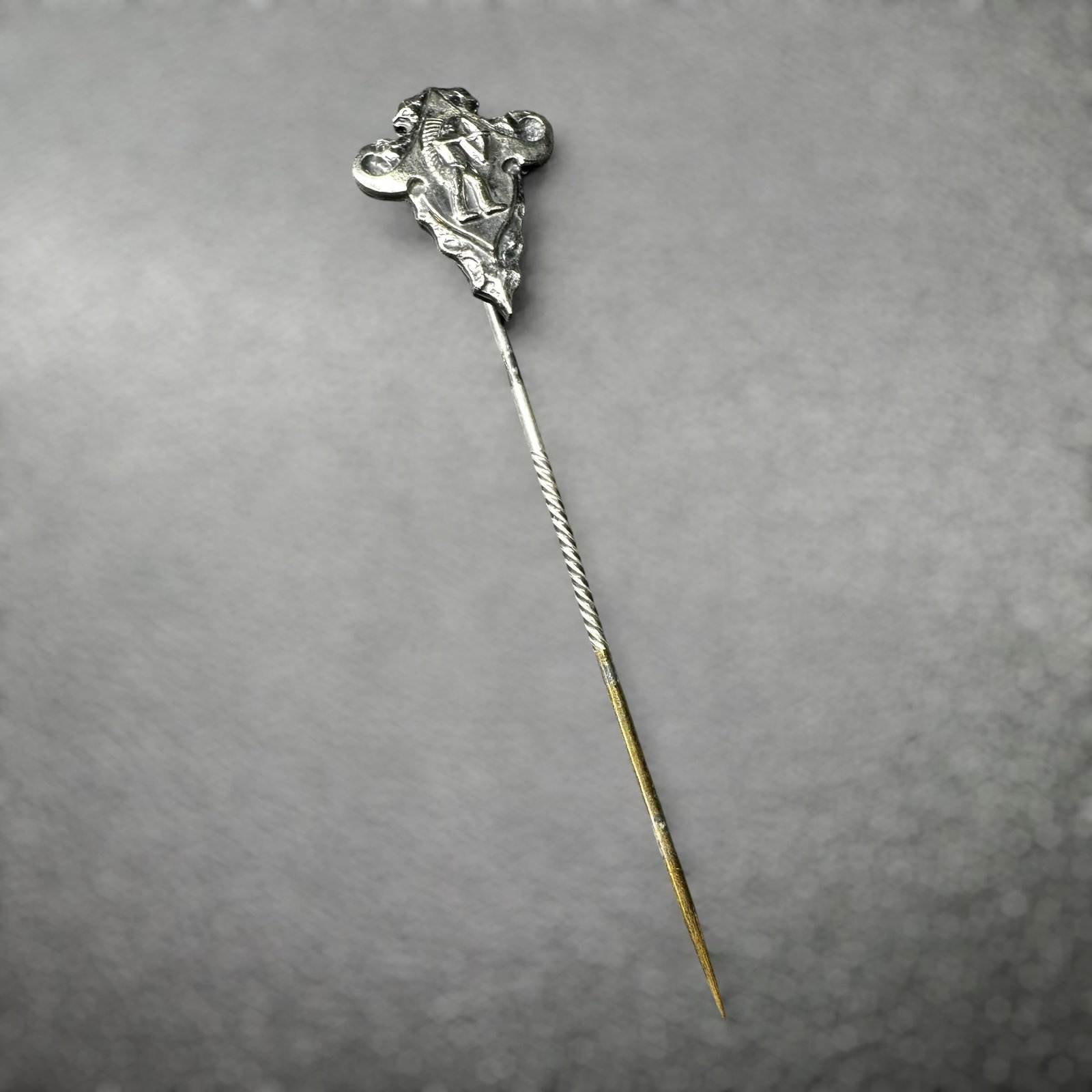 Antique Traditional Western Style Stick Pin: Antique Traditional Western Style Stick Pin:Brand/Model: No hallmark. Unidentified artisan/shop.Manufacturer Location: Not marked.Year Produced: c. 1890s-1910s.Specs/Description: Antique stick pin fea