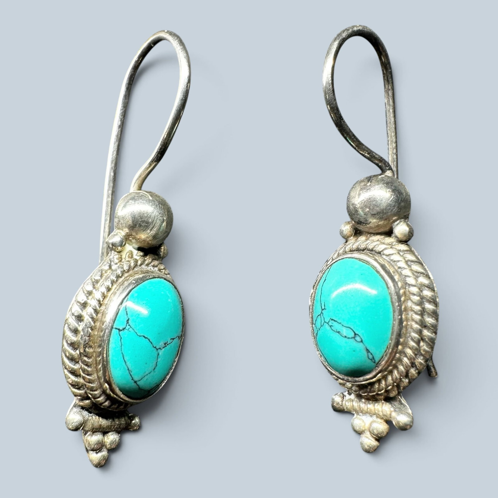 5g Southwestern 925 Sterling Silver Sleeping Beauty Turquoise Earrings: 5g Southwestern 925 Sterling Silver Sleeping Beauty Turquoise Earrings:Brand/Model: No hallmark. Unidentified artisan/shop.Manufacturer Location: Not marked.Year Produced: Unknown.Specs/Description: P