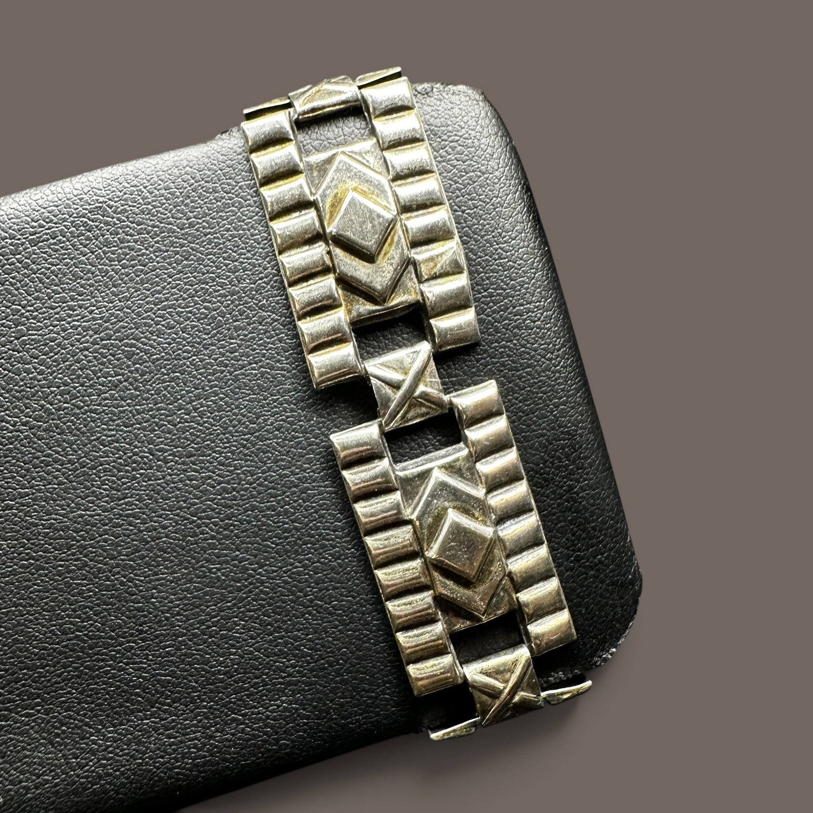 6.75"/13g Vintage Sterling Silver Geometric Panel Bracelet (1 of 9)