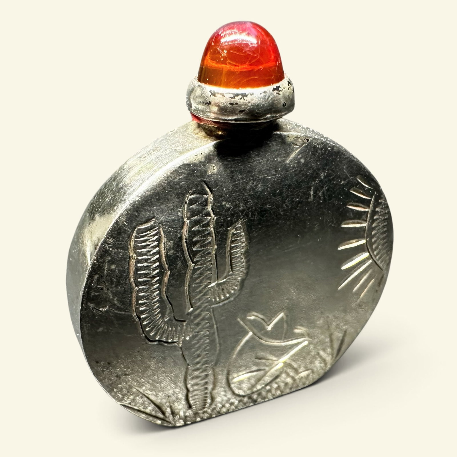 8g Vintage Mexican Carnelian Glass Perfume / Snuff Bottle: 8g Vintage Mexican Carnelian Glass Perfume / Snuff Bottle:Brand/Model: HD. Unidentified artisan/shop.Manufacturer Location: Mexico.Year Produced: Unknown.Specs/Description: Vintage Mexican miniature p