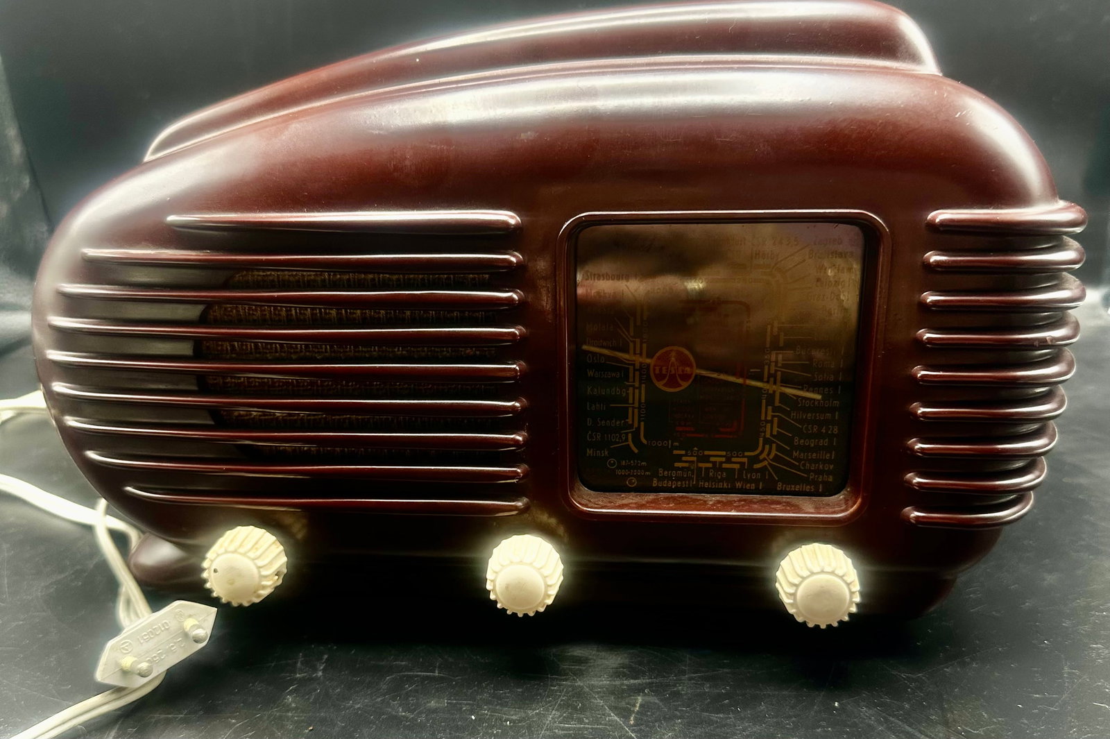 Vintage Tesla Talisman 308U Bakelite Tube Radio Czechoslovakia (1 of 12)