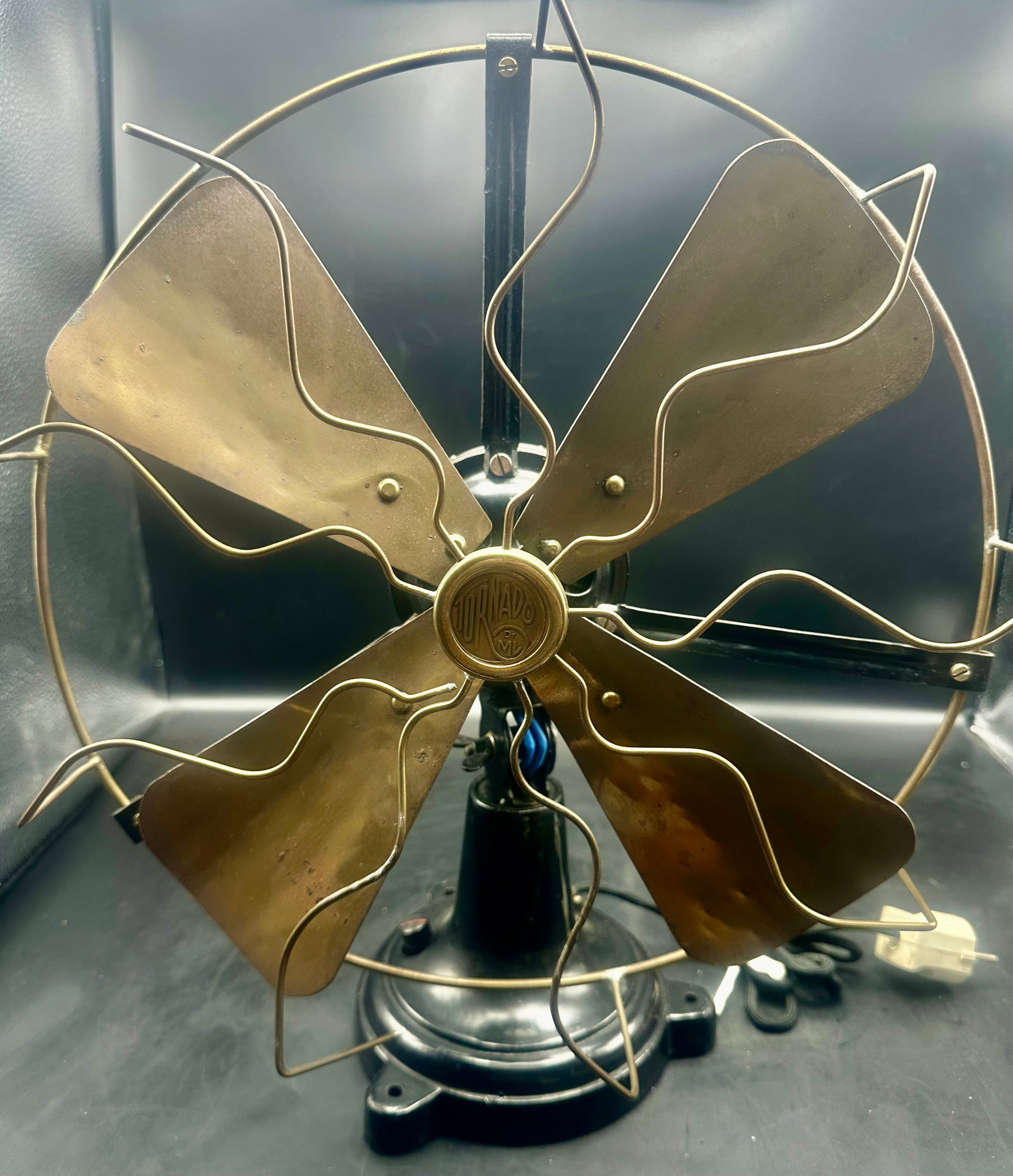 Antique Dr. Max Levy Tornado 16” Brass Blade Fan Berlin Germany (1 of 13)