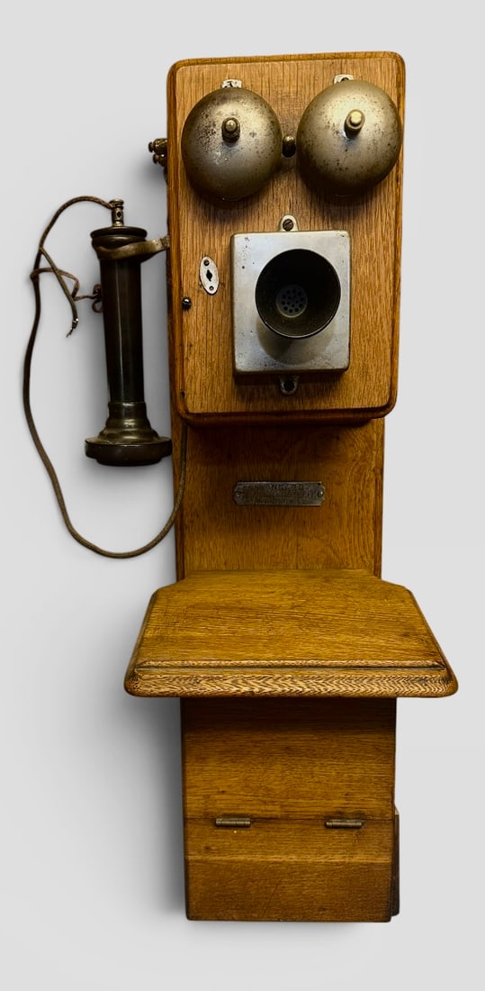 Antique Standard Telephone & Electric Co. Oak Wall Telephone (1 of 13)