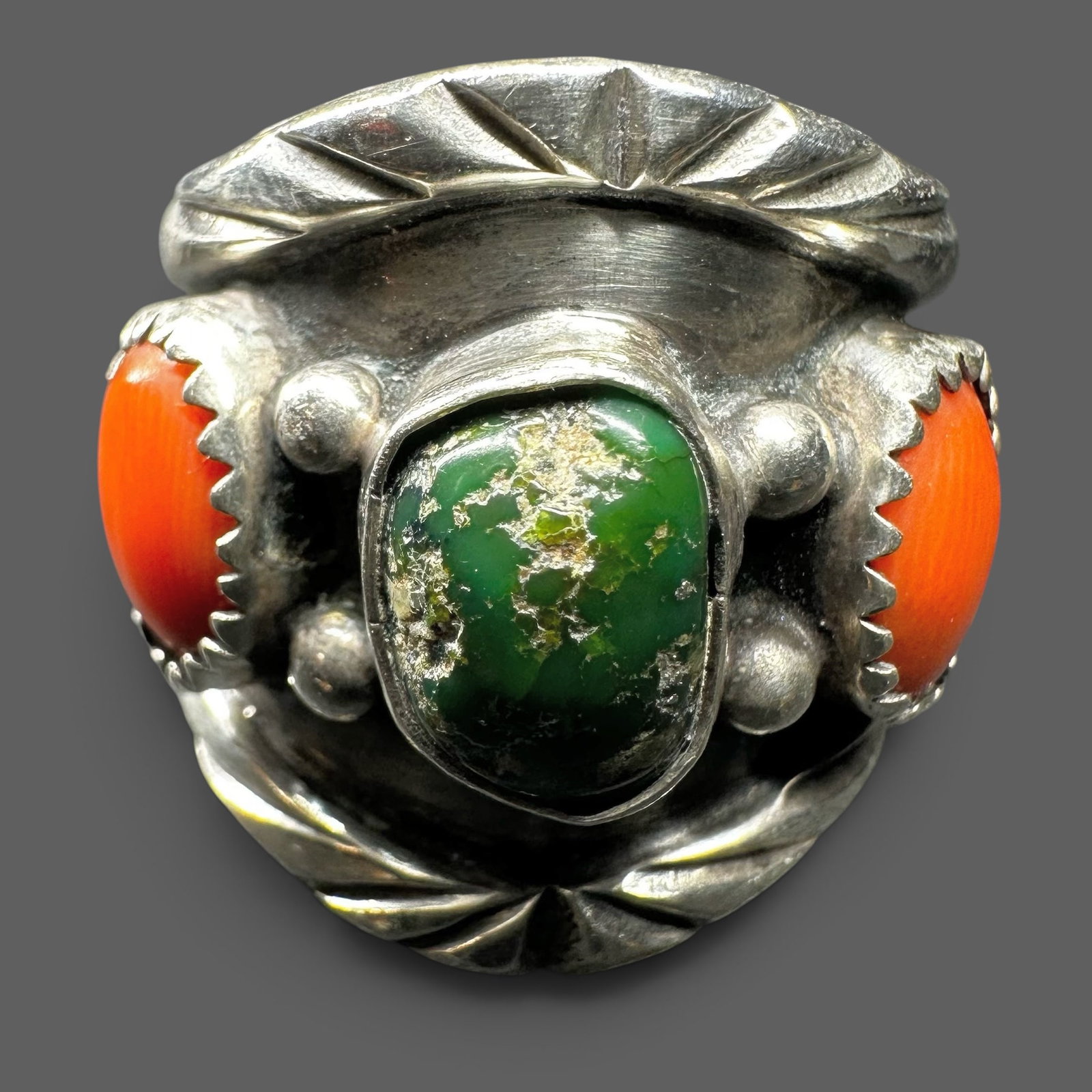 Sz8.5/10g Navajo (Diné) Sterling Silver Royston Turquoise & Coral Ring: Sz8.5/10g Navajo (Diné) Sterling Silver Royston Turquoise & Coral Ring:Brand/Model: No hallmark. Unidentified artisan/shop.Manufacturer Location: Not marked.Year Produced: Unknown.Specs/Description: 