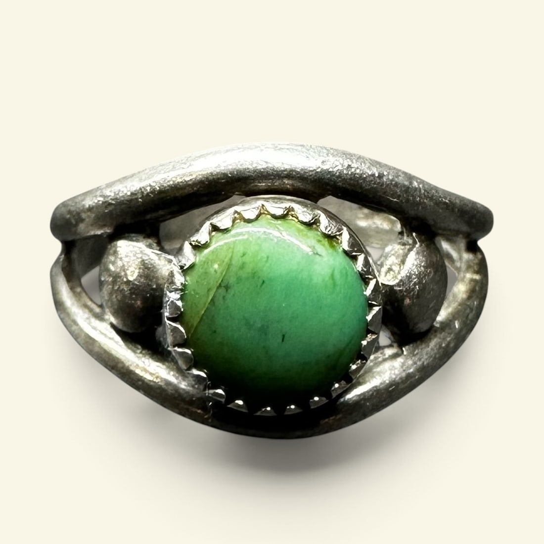 Sz5/2g Bell Trading Post Sterling Silver Carico Lake Turquoise Ring: Sz5/2g Bell Trading Post Sterling Silver Carico Lake Turquoise Ring:Brand/Model: Bell Trading Post. Features the Bell Trading Post hallmark stamped next to the metal mark.Manufacturer Location: Albuqu