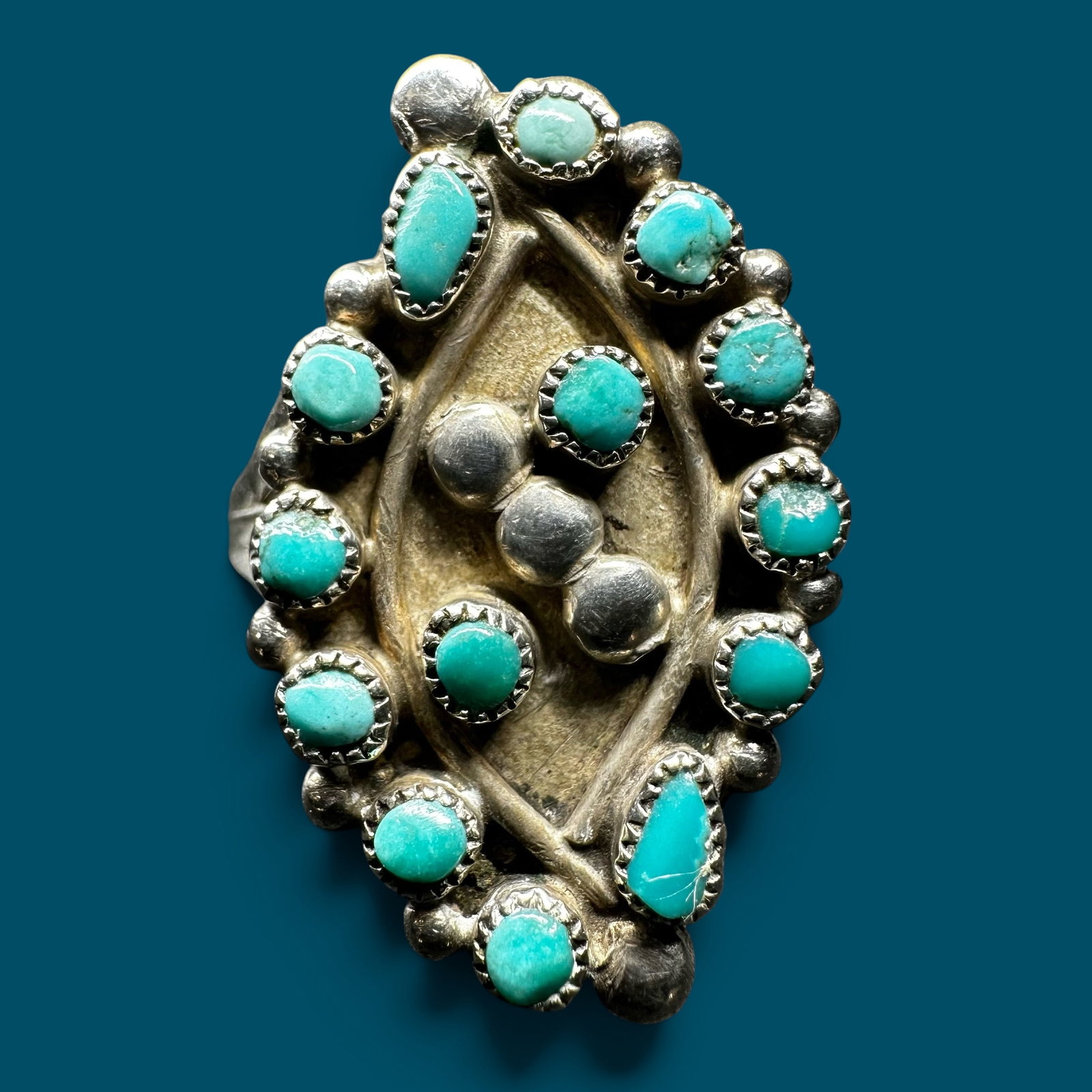 Sz9.25/5g Zuni Sterling Silver Turquoise Cluster Ring: Sz9.25/5g Zuni Sterling Silver Turquoise Cluster Ring:Brand/Model: No hallmark. Unidentified artisan/shop.Manufacturer Location: Not marked.Year Produced: Unknown.Specs/Description: Zuni Sterling Silv