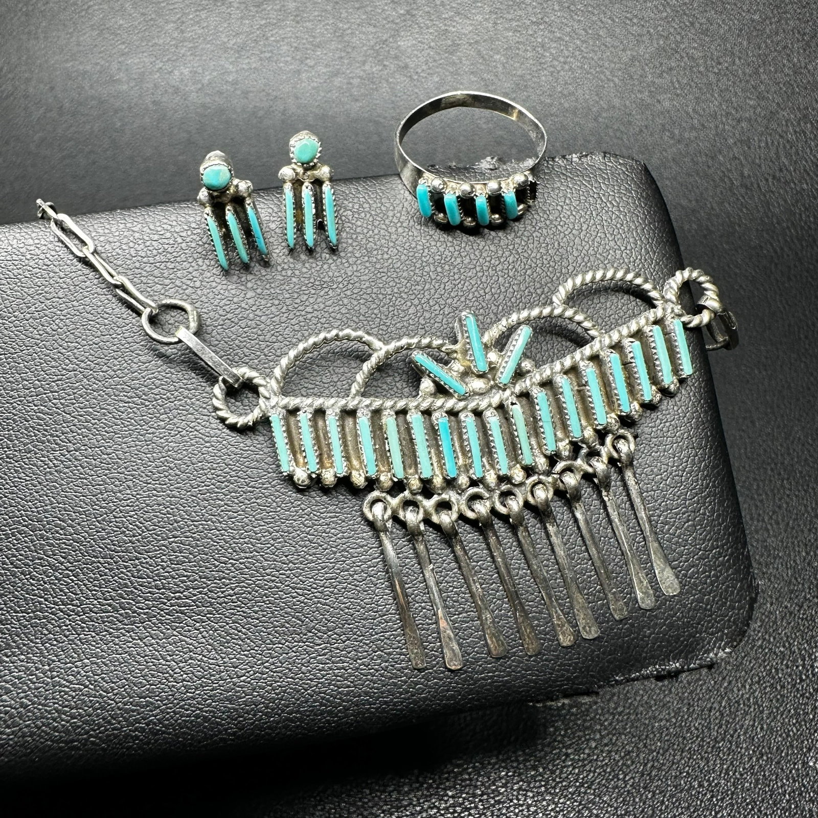 14"/Sz5.25/14g Vintage AL Zuni Global Sterling Silver Petit Point Turquoise 3pc Set: 14"/Sz5.25/14g Vintage AL Zuni Global Sterling Silver Petit Point Turquoise 3pc Set:Brand/Model: AL Zuni Global Jewelry. Marked “AL Zuni.”Manufacturer Location: Gallup, New Mexico.Year Produce