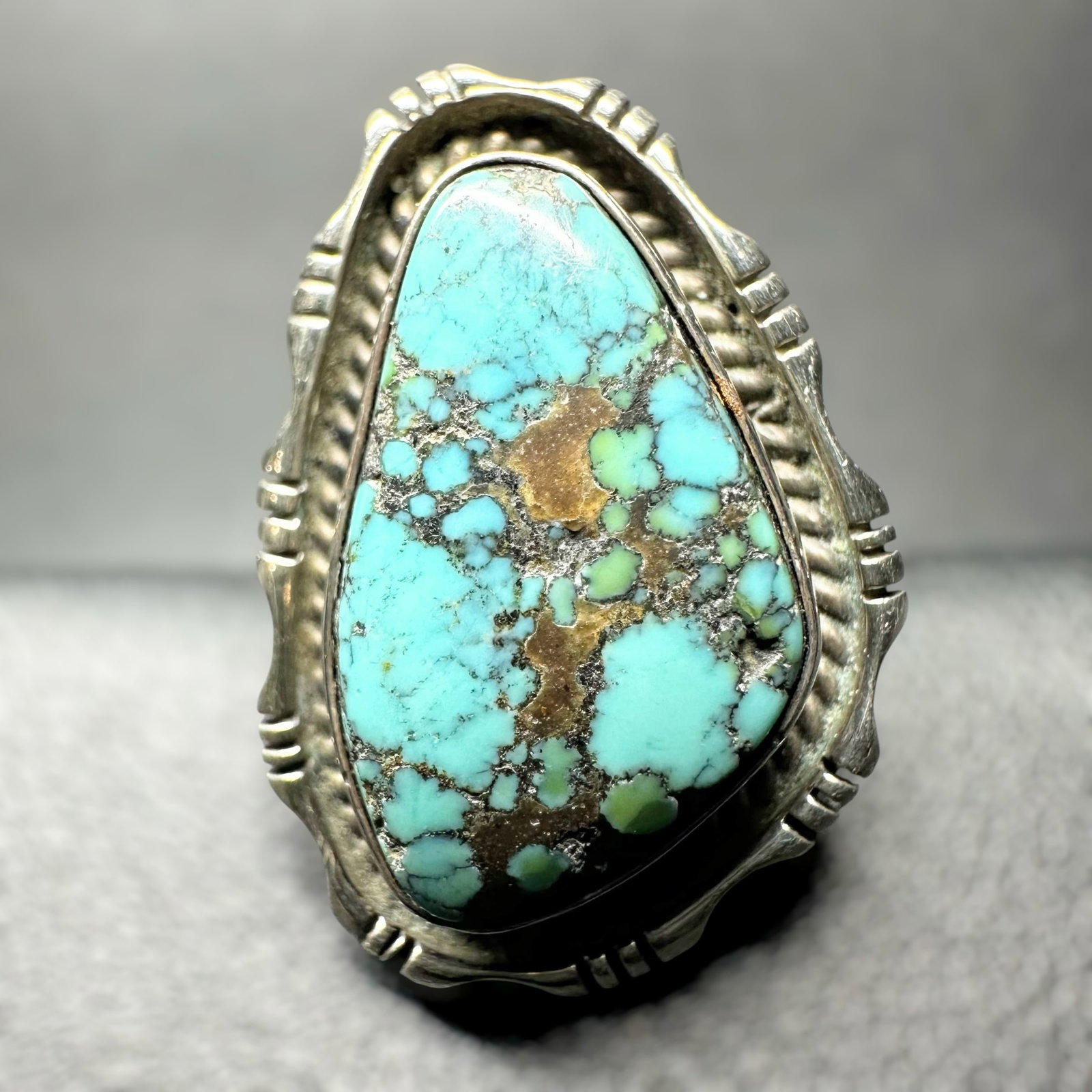 Sz6.75/8g Navajo (Diné) Sterling Silver Pilot Mountain Turquoise Ring: Sz6.75/8g Navajo (Diné) Sterling Silver Pilot Mountain Turquoise Ring:Brand/Model: No hallmark. Unidentified artisan/shop.Manufacturer Location: Not marked.Year Produced: Unknown.Specs/Description: N