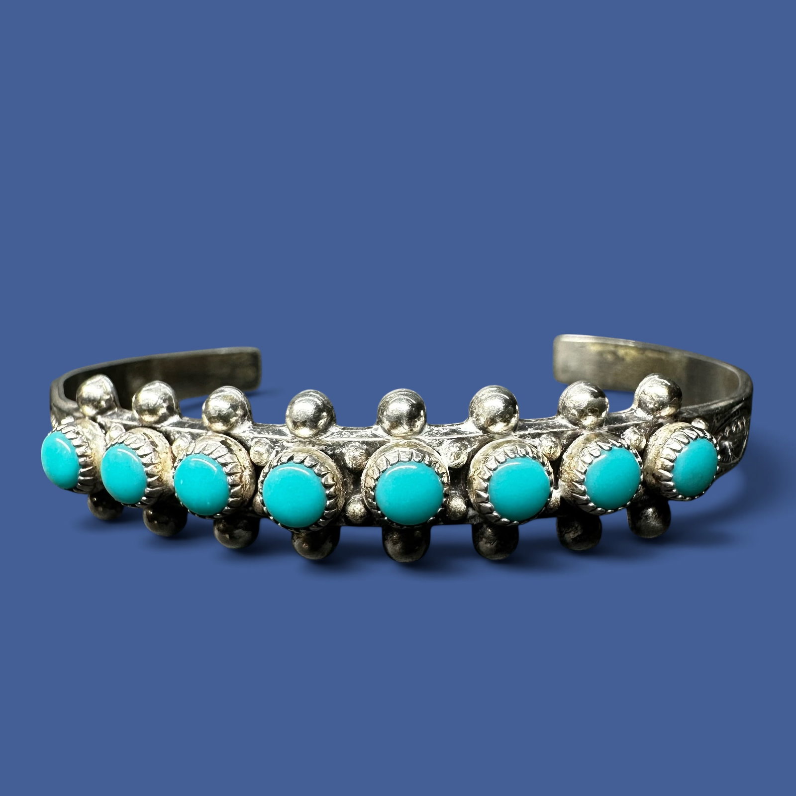 5.75”/9g Bell Trading Post Sterling Silver Petit Point Turquoise Cuff Bracelet: 5.75”/9g Bell Trading Post Sterling Silver Petit Point Turquoise Cuff Bracelet:Brand/Model: Bell Trading Post. Bell hallmark.Manufacturer Location: Albuquerque, New Mexico.Year Produced: Mid-20t