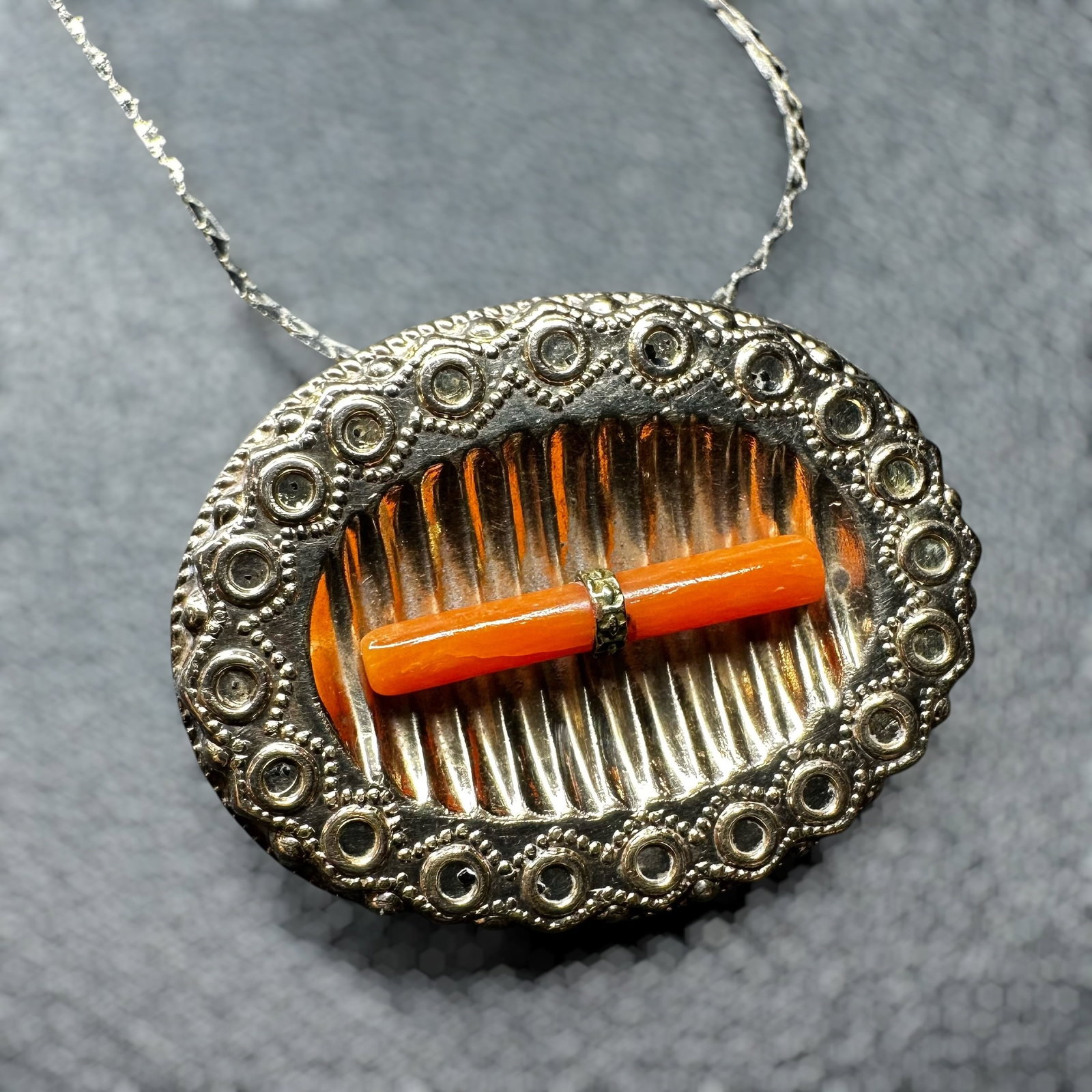 14"/9g Antique Gilt Brass Carnelian Brooch Pendant Necklace: 14"/9g Antique Gilt Brass Carnelian Brooch Pendant Necklace:Brand/Model: No hallmark. Unidentified artisan/shop.Manufacturer Location: Not marked.Year Produced: Circa 1900s-1930s.Specs/Description: An