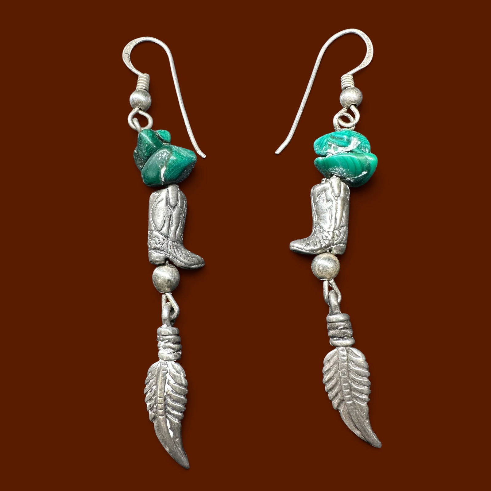7g Southwestern Sterling Silver Malachite Cowboy Boots Earrings: 7g Southwestern Sterling Silver Malachite Cowboy Boots Earrings:Brand/Model: No hallmark. Unidentified artisan/shop.Manufacturer Location: Not marked.Year Produced: Unknown.Specs/Description: Southwes