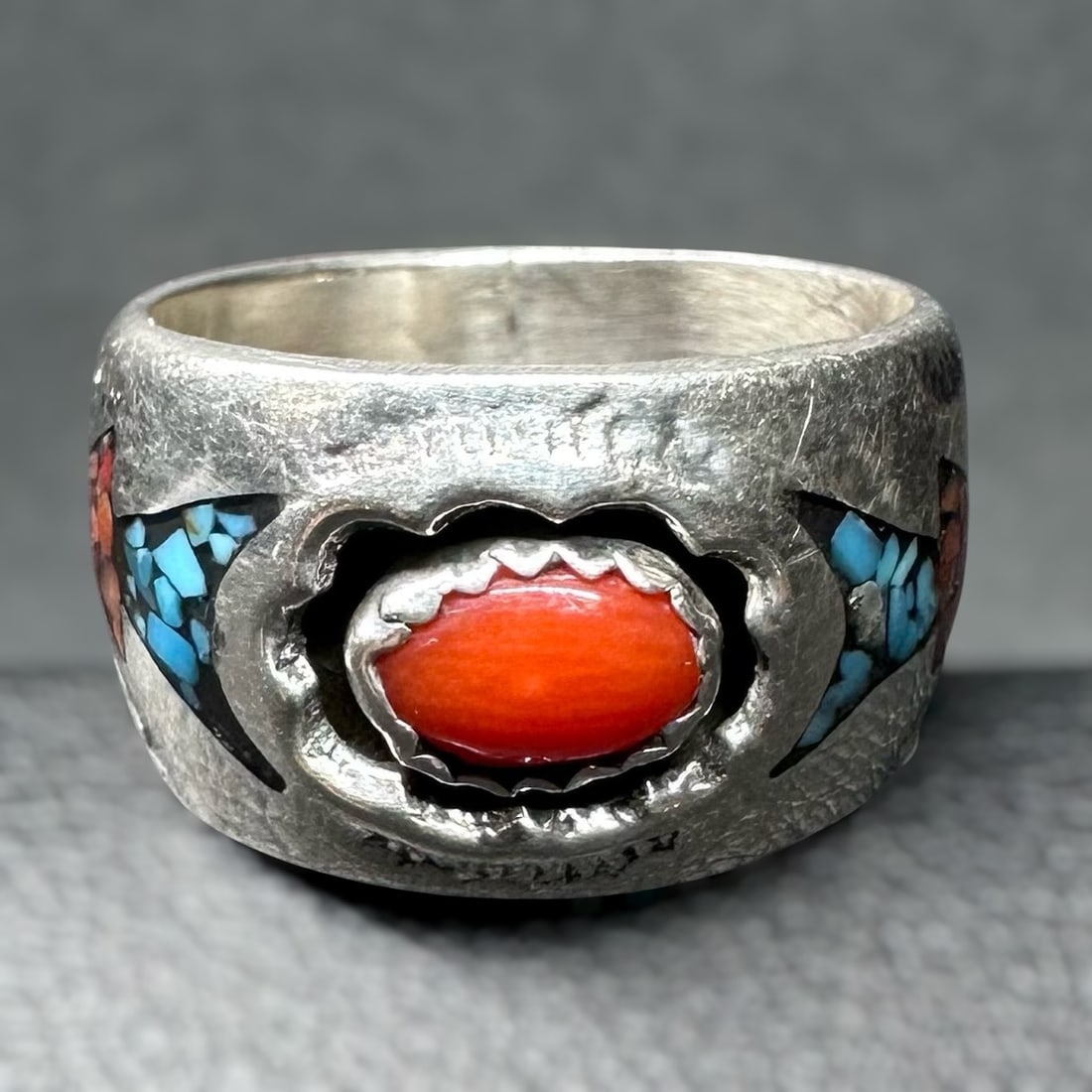 Sz3.75/3g Navajo (Diné) Sterling Silver Turquoise Coral Chip Inlay Ring: Sz3.75/3g Navajo (Diné) Sterling Silver Turquoise Coral Chip Inlay Ring:Brand/Model: Hallmarked “D.” Unidentified artisan/shop.Manufacturer Location: Navajo (Diné) United States.Year Produce
