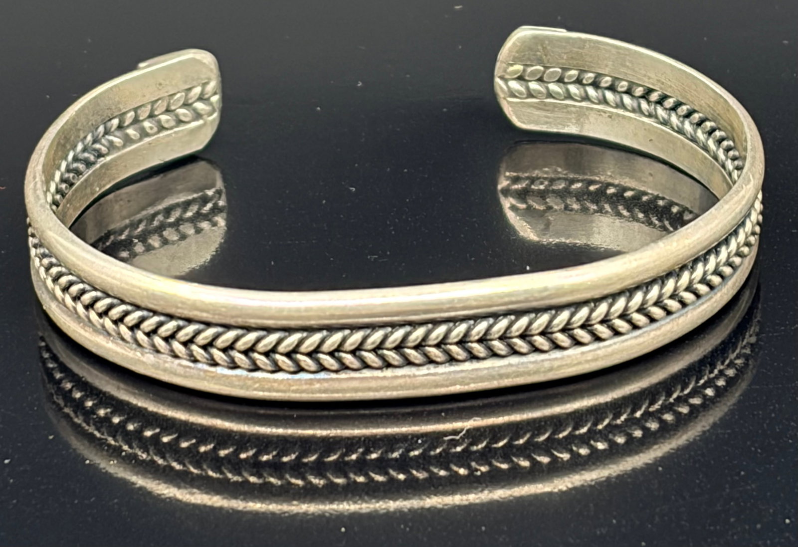 19.0 g Native American Richard & Mary Thomas sterling silver 925 cuff, bracelet (1 of 5)