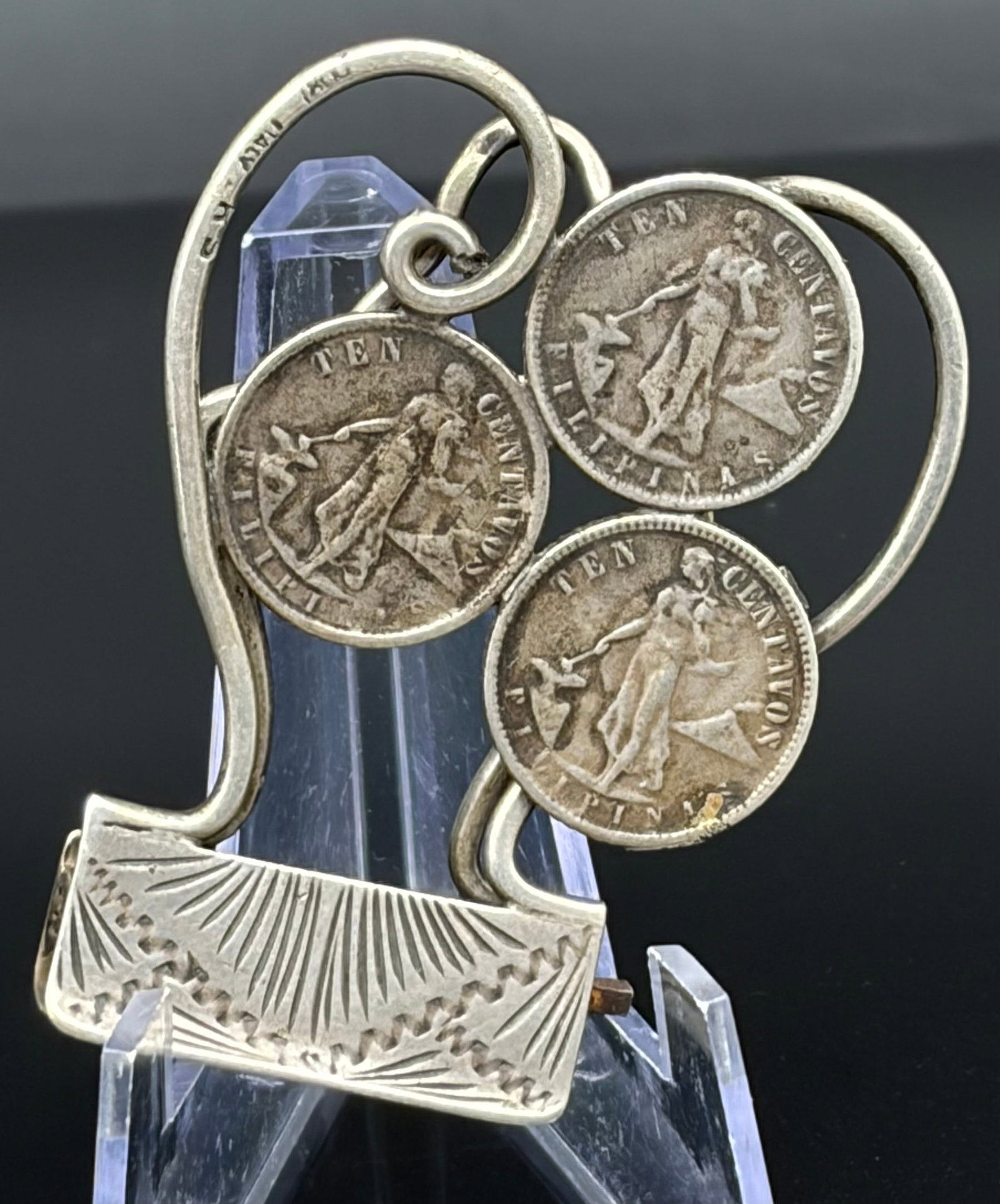 16.4 g Vintage Italian Silver Money Clip with U.S. Administration Philippines Silver 10 Centavo: This unique, collectible item is a vintage Italian-made money clip constructed from 800 fine silver. The piece has been uniquely customized or designed utilizing three vintage Philippines 10 Centavos 
