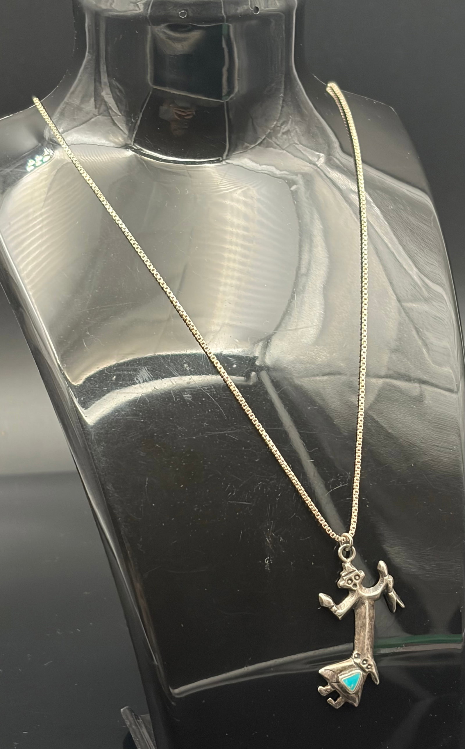 8.7 g Vintage Navajo Sterling Silver Sand Cast Kachina Dancer Turquoise Pendant Necklace: A beautiful vintage Native American Navajo necklace featuring a stylized Kachina (Katsina) dancer pendant. The piece is beautifully crafted using traditional sand-casting techniques, which gives the m