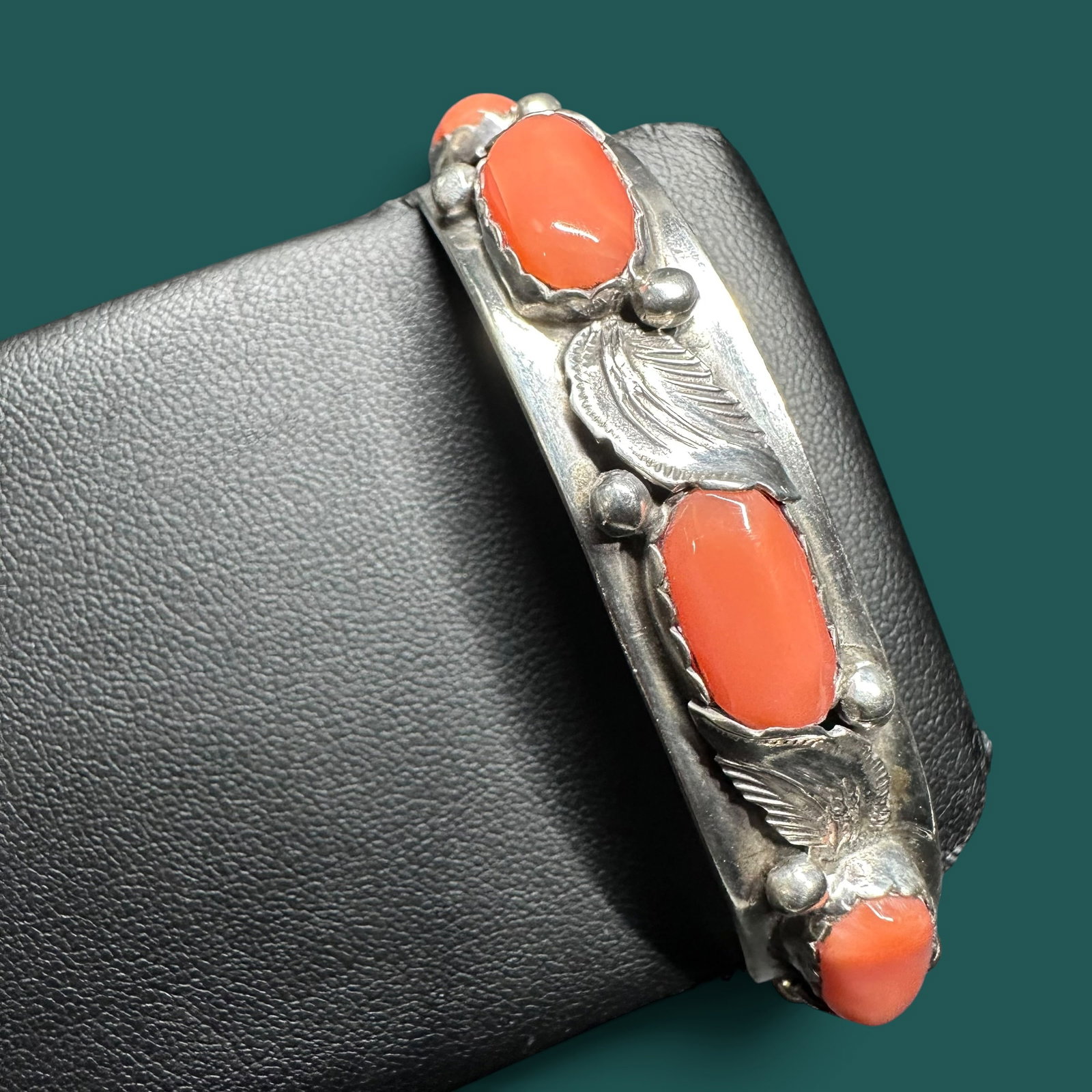 6.5"/35g Simplicio Zuni Sterling Silver Coral Cuff Bracelet: 6.5"/35g Simplicio Zuni Sterling Silver Coral Cuff BraceletBrand/Model: Simplicio. Hallmarked “SIMPLICIO,” attributed to the Simplicio family of Zuni jewelers.Manufacturer Location: Zuni Puebl