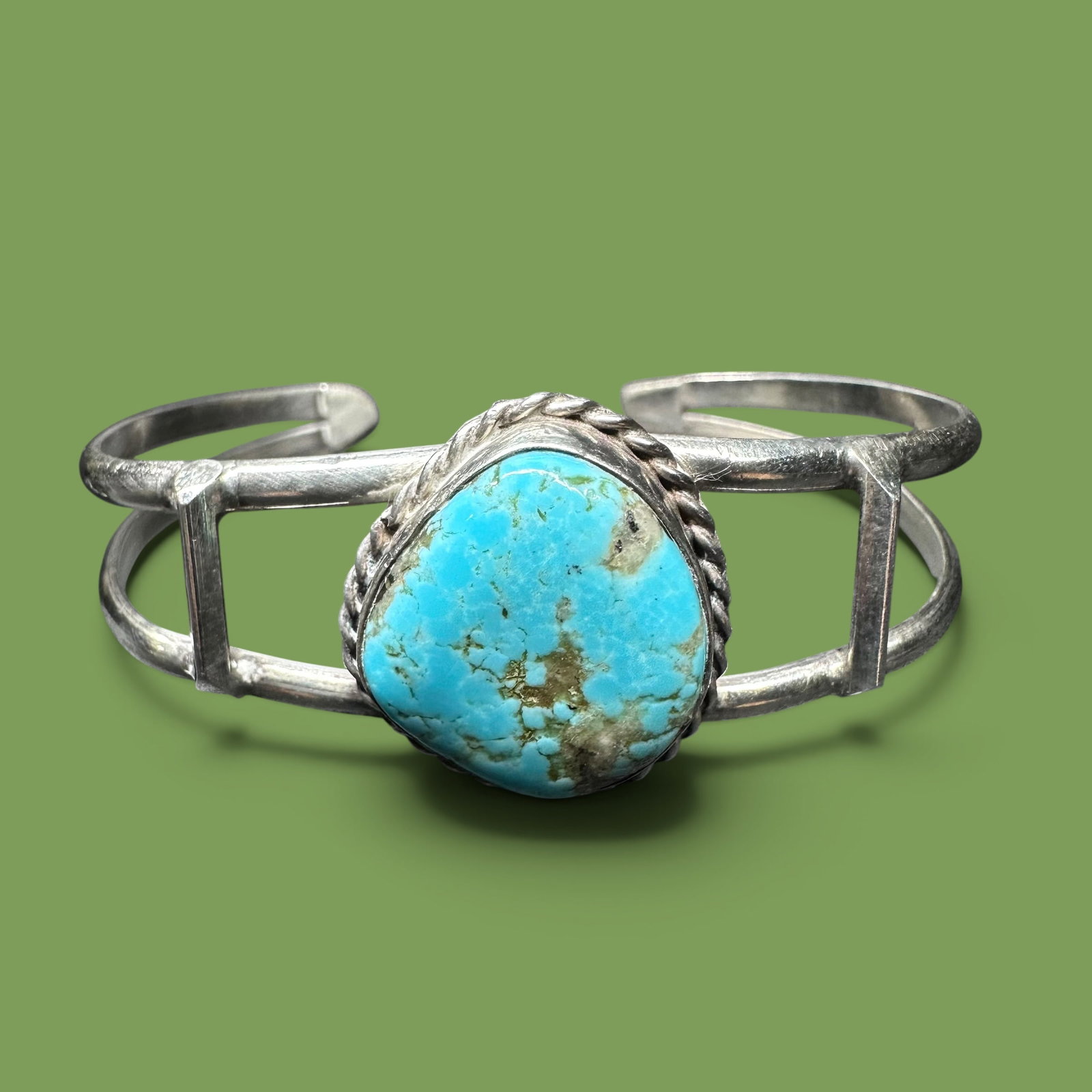 6"/11g Navajo (Diné) Sterling Silver Kingman Turquoise Cuff Bracelet (1 of 9)