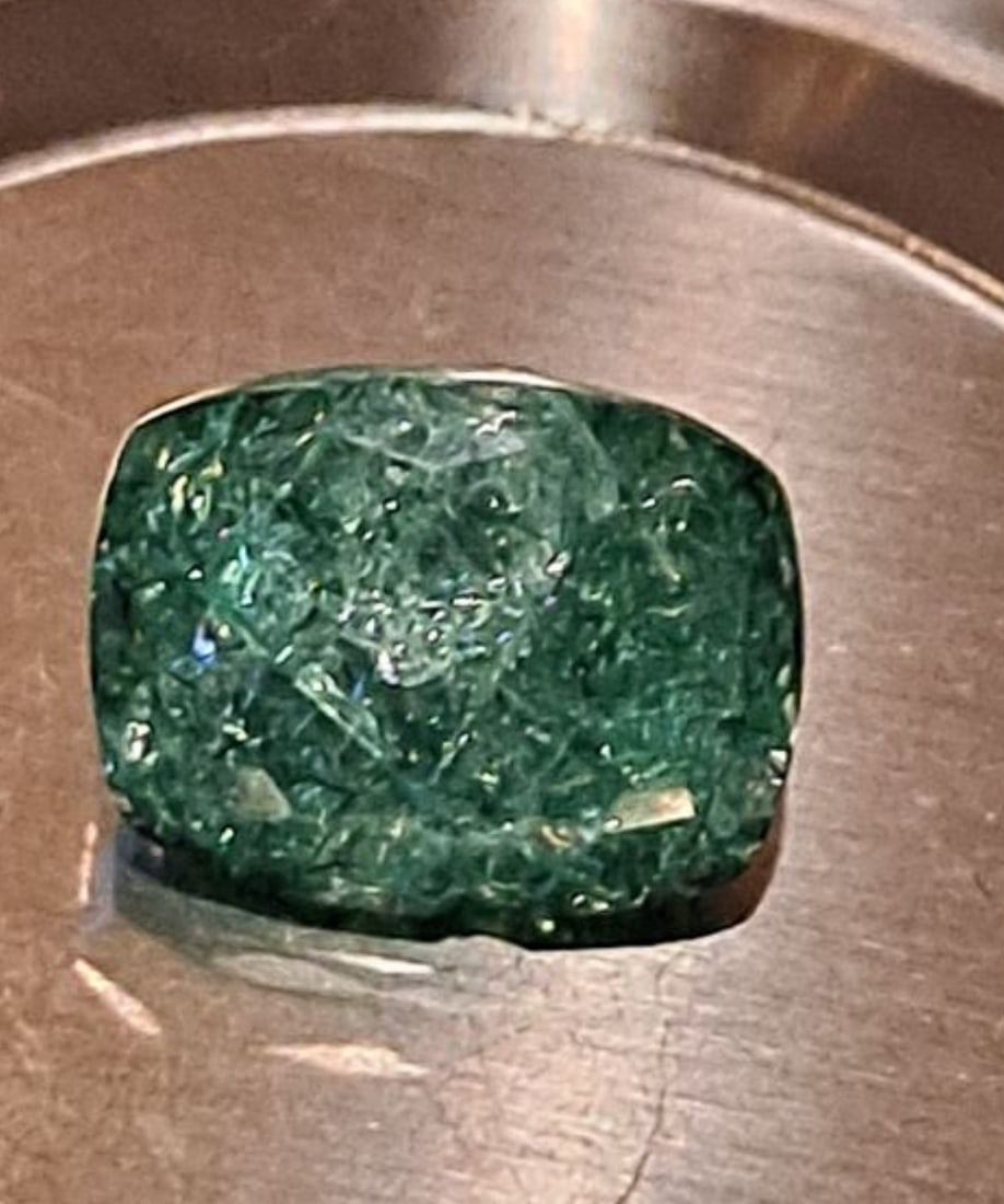 Natural green Emerald 8.2 carats untreated unheated: Natural green Emerald 8.2 carats untreated unheated