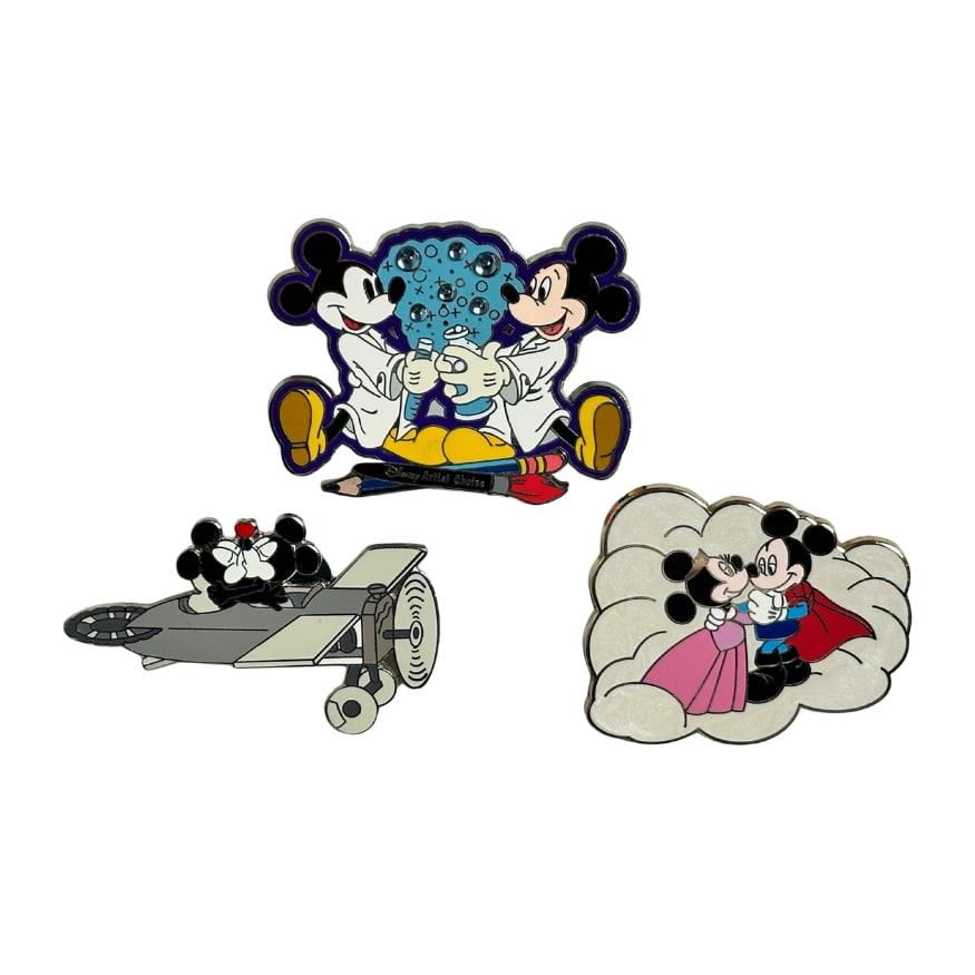 Disney Assorted Mickey & Minnie Pin Lot Of 3: ******* FREE SHIPPING *******A Disney Assorted Mickey & Minnie Pin Lot Of 3. These feature Mickey and Minnie Mouse.******* FREE SHIPPING *******