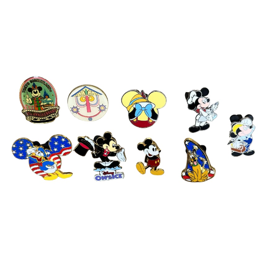 Disney Assorted Pin Lot Of 9 4th Of July: ******* FREE SHIPPING *******A Disney Assorted Pin Lot Of 9 4th Of July. These feature Mickey, Donald, and Pluto.******* FREE SHIPPING *******