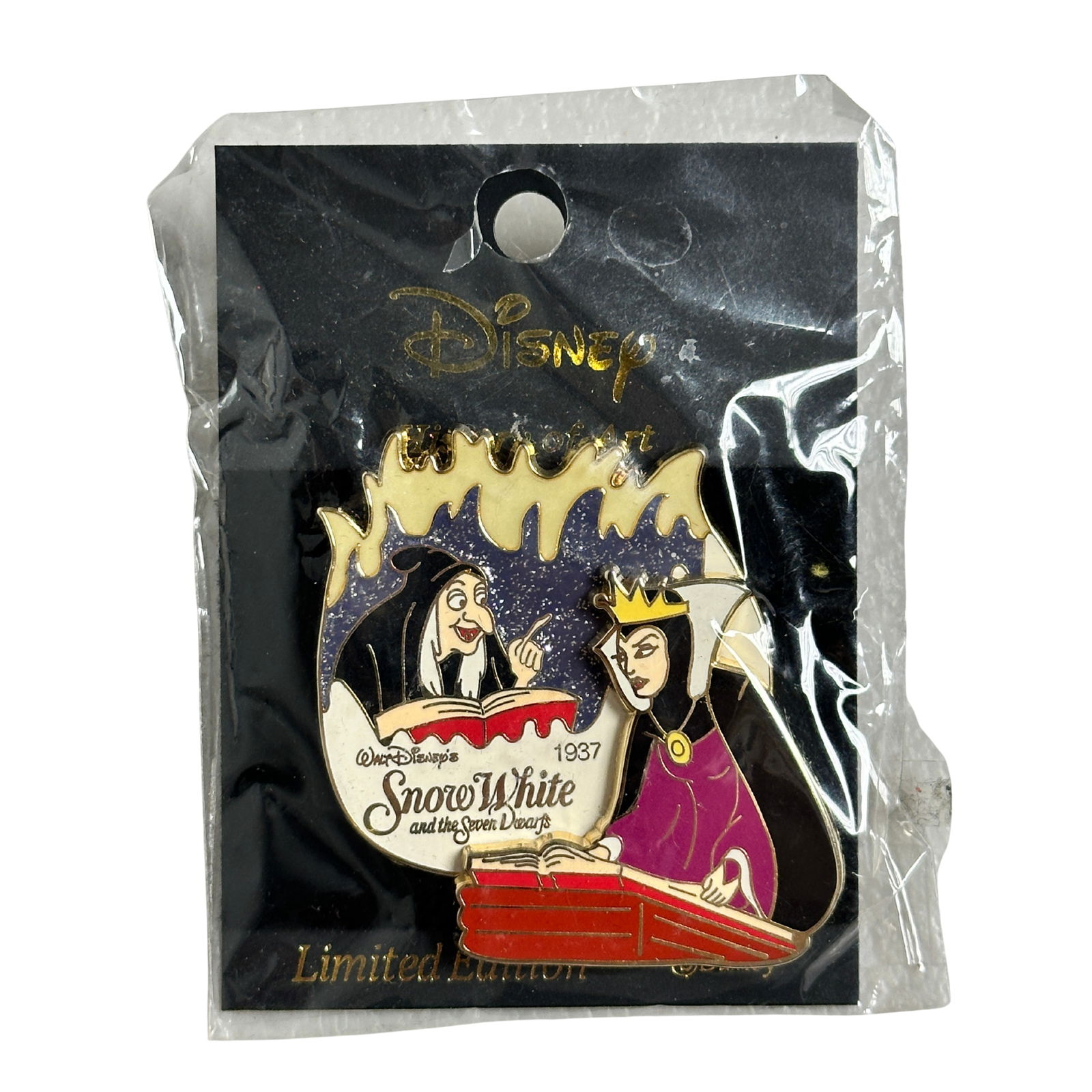 Disney History Of Art Snow White Evil Queen/Old Hag Pin: Disney History Of Art Snow White Evil Queen/Old Hag Pin. This features The Evil Queen and The Old Hag reading a book.