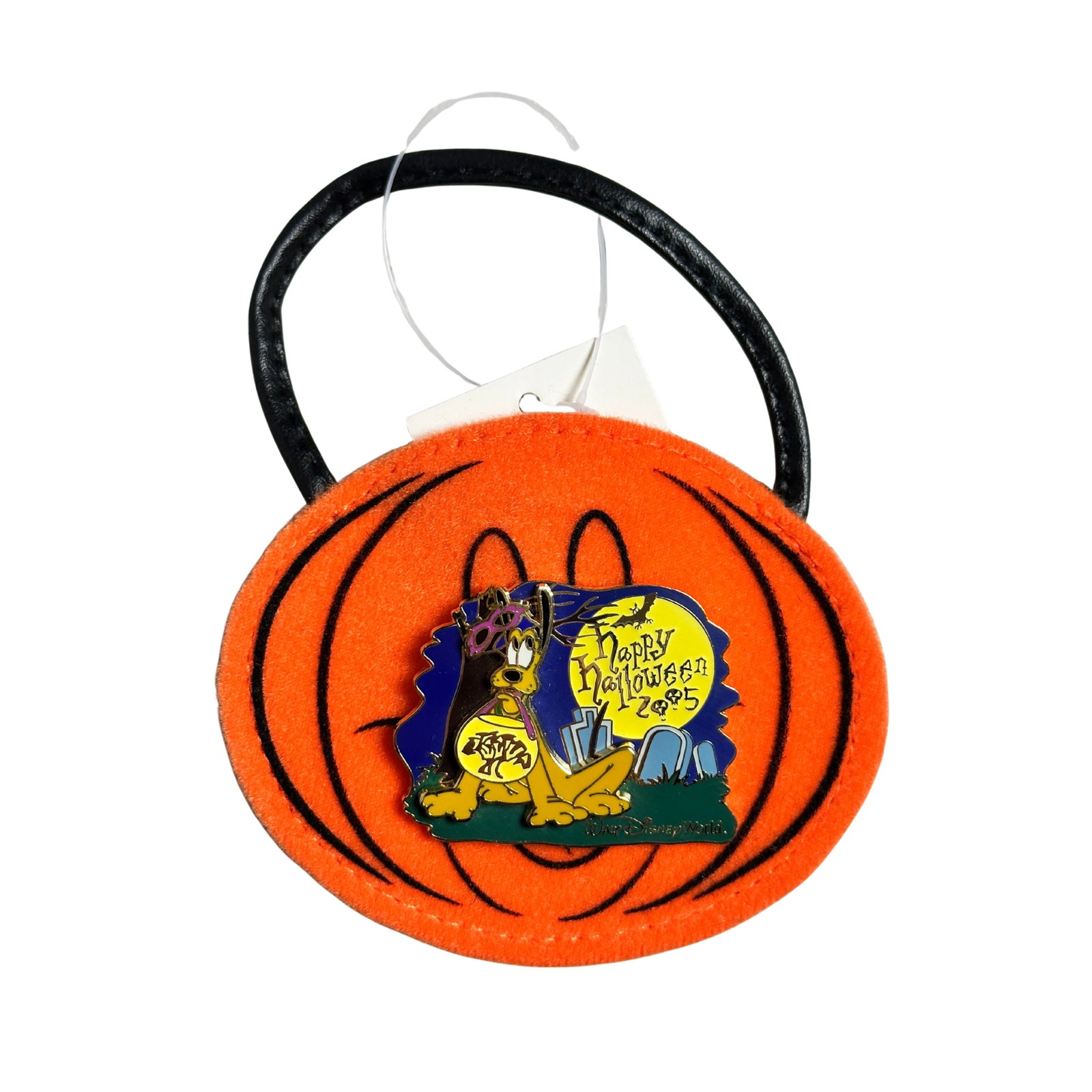 Disney Happy Halloween 2005 Pluto Trick Or Treat Pin: Disney Happy Halloween 2005 Pluto Trick Or Treat Pin. This features Pluto holding a pumpkin bucket .*****FREE SHIPPING********SELECT BUYER ARRANGED SHIPPING AT CHECKOUT*****