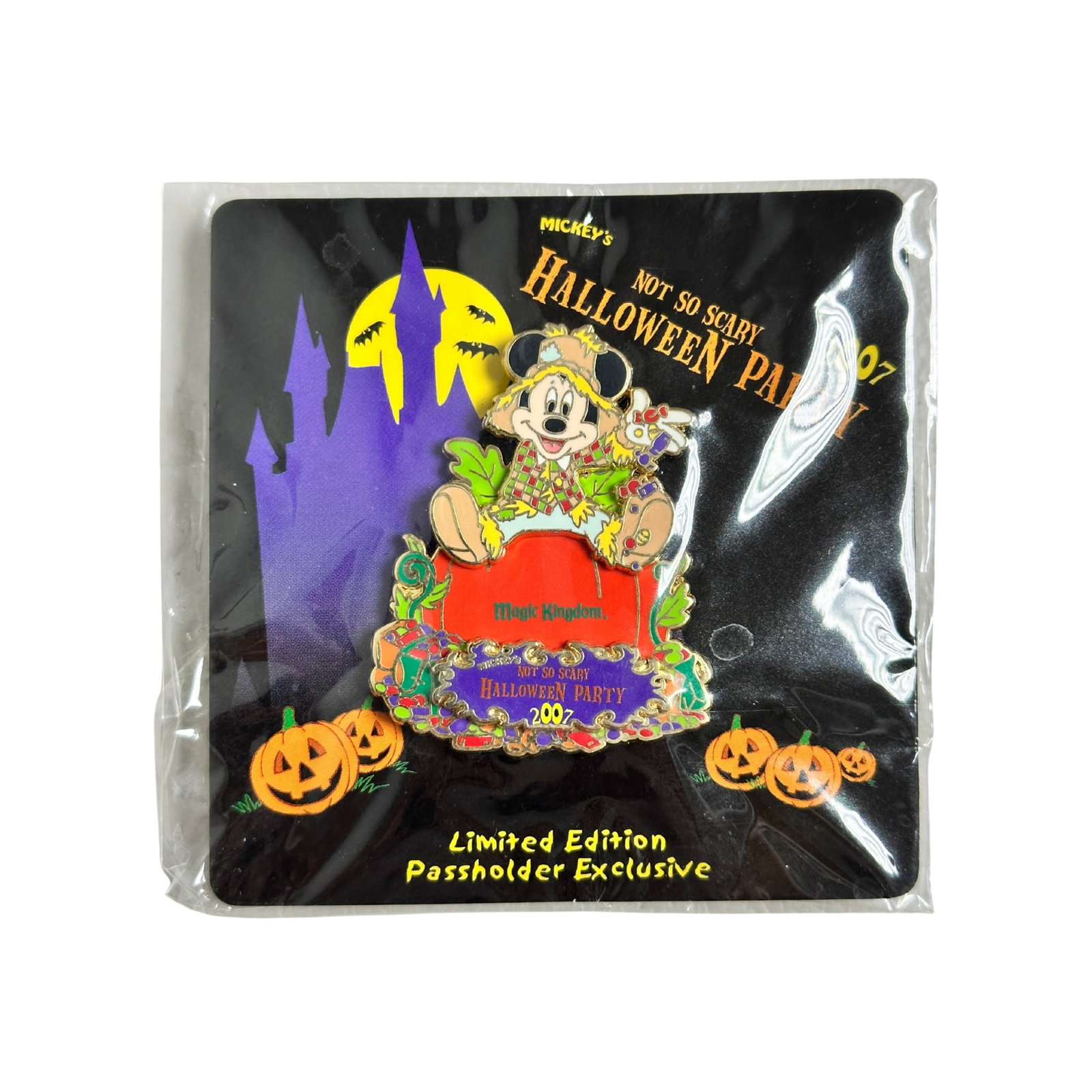 Disney WDW Mickey's Not So Scary Halloween Party 2007 Mickey Pin: Disney WDW Mickey's Not So Scary Halloween Party 2007 Mickey Pin. This features Mickey as a scarecrow sitting on a pumpkin.*****FREE SHIPPING********SELECT BUYER ARRANGED SHIPPING AT CHECKOUT*****