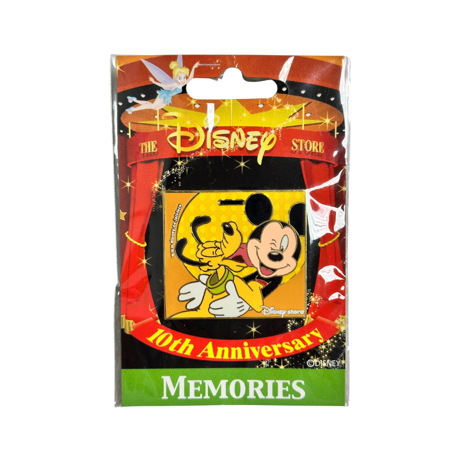 Disney JDS 10th Anniversary Memories Mickey & Pluto Pin: Disney JDS 10th Anniversary Memories Mickey & Pluto Pin. This features Mickey and Pluto hugging each other on a yellow shopping bag from the DS.*****FREE SHIPPING********SELECT BUYER ARRANGED SHIPPING