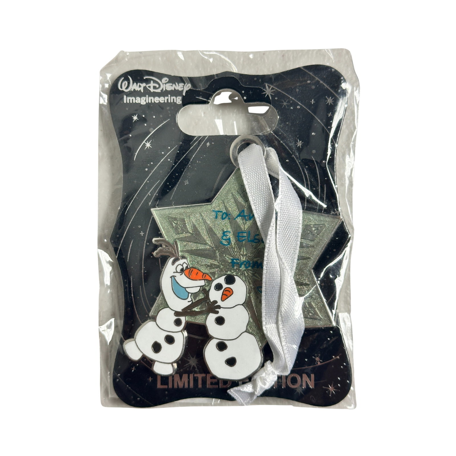 Disney WDI Frozen Olaf Snowflake 2015 Holiday Gift Tag Pin: Disney WDI Frozen Olaf Snowflake 2015 Holiday Gift Tag Pin. This listing is for the Olaf snowflake ornament pin, part of a series of snowflake ornament pins. This pin features Olaf making a snowman in