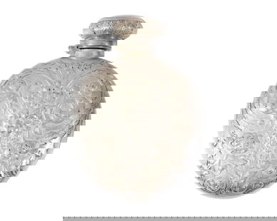 G. Accarisi Firenze Italian Silver Flask: Italian silver flask. Marked "G. Accarisi Firenze." Tested as 800 silver. Measurements: 4" H x 3" W x 1.25" D; total approximate weight: 4.88 ozt.