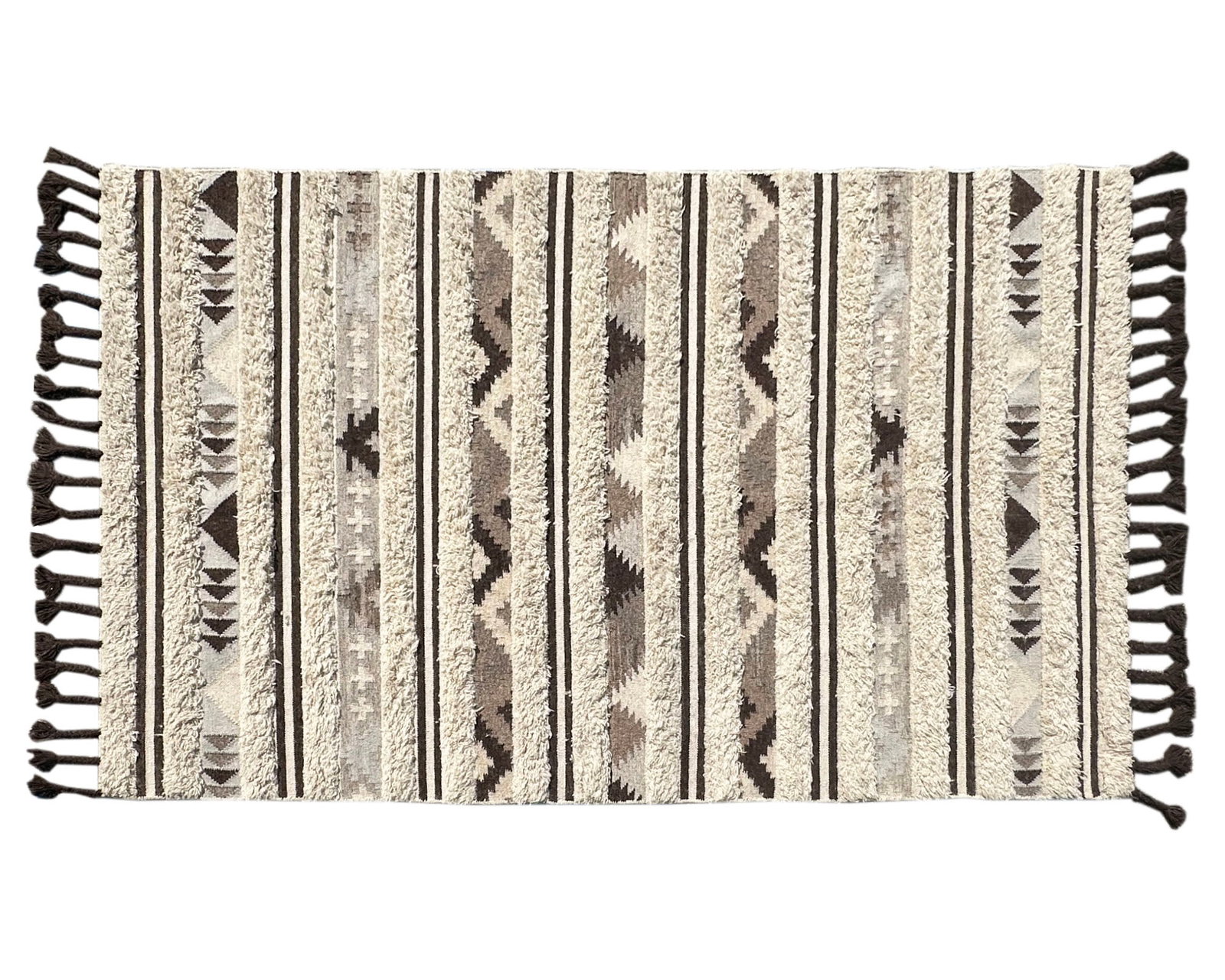Indo-Moroccan Wool Rug with Geometric Design: Indo-Moroccan wool rug with geometric design. Measurements: 107" W x 61" D (included fringe). In house shipping available.