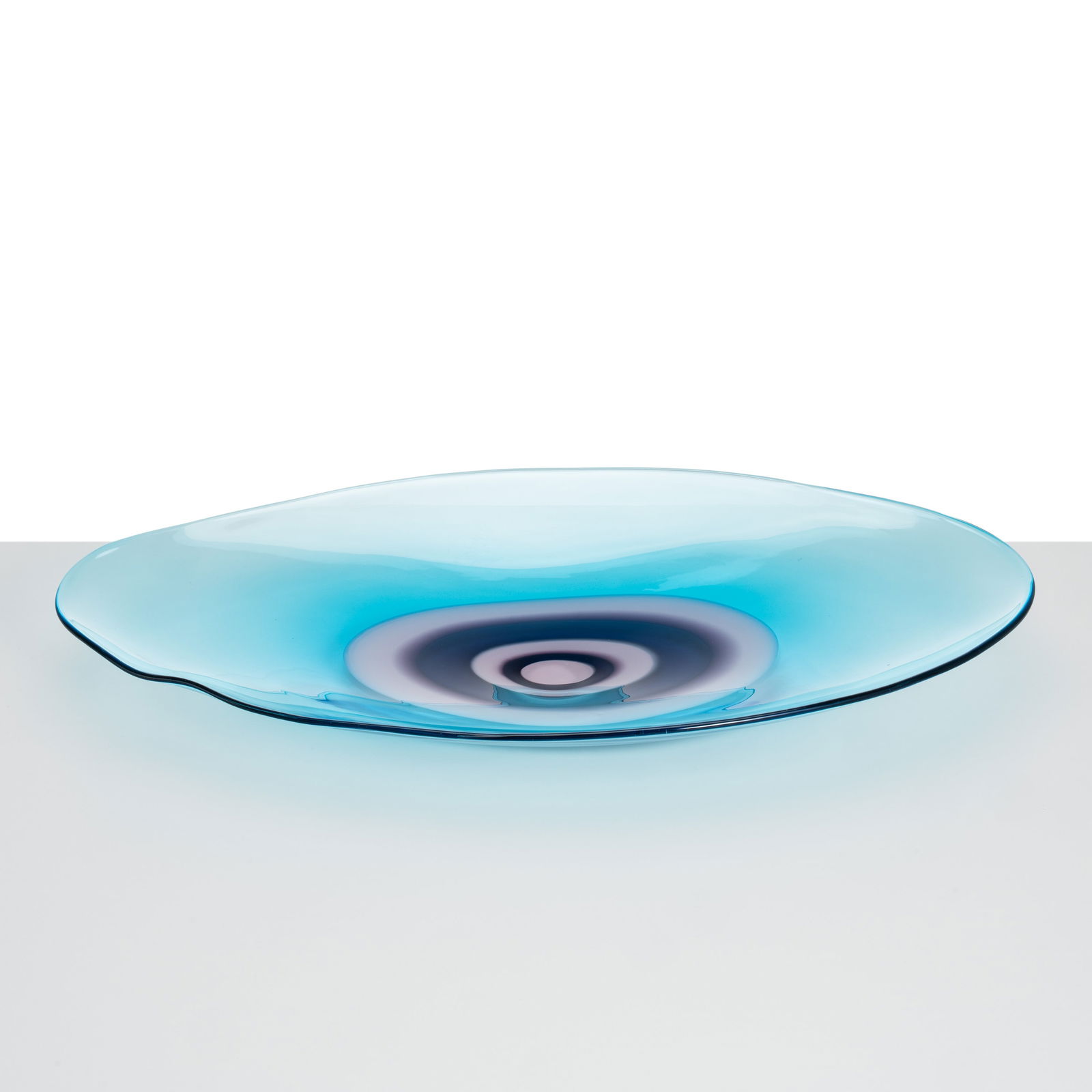 GIANMARIA POTENZA CENTREPIECE: Glass decorated with large polychrome murina manufactured by La Murrina Italy 1960s 6 X 57 5 X 31 cm