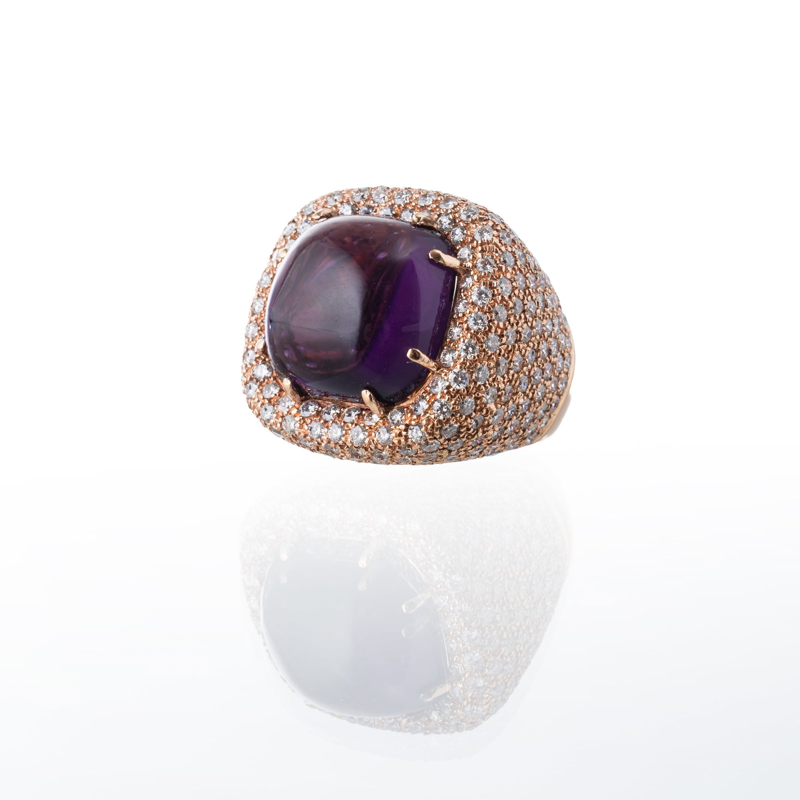 18 KT YELLOW GOLD RING WITH A CABOCHON AMETHYST AND DIAMONDS (1 of 3)